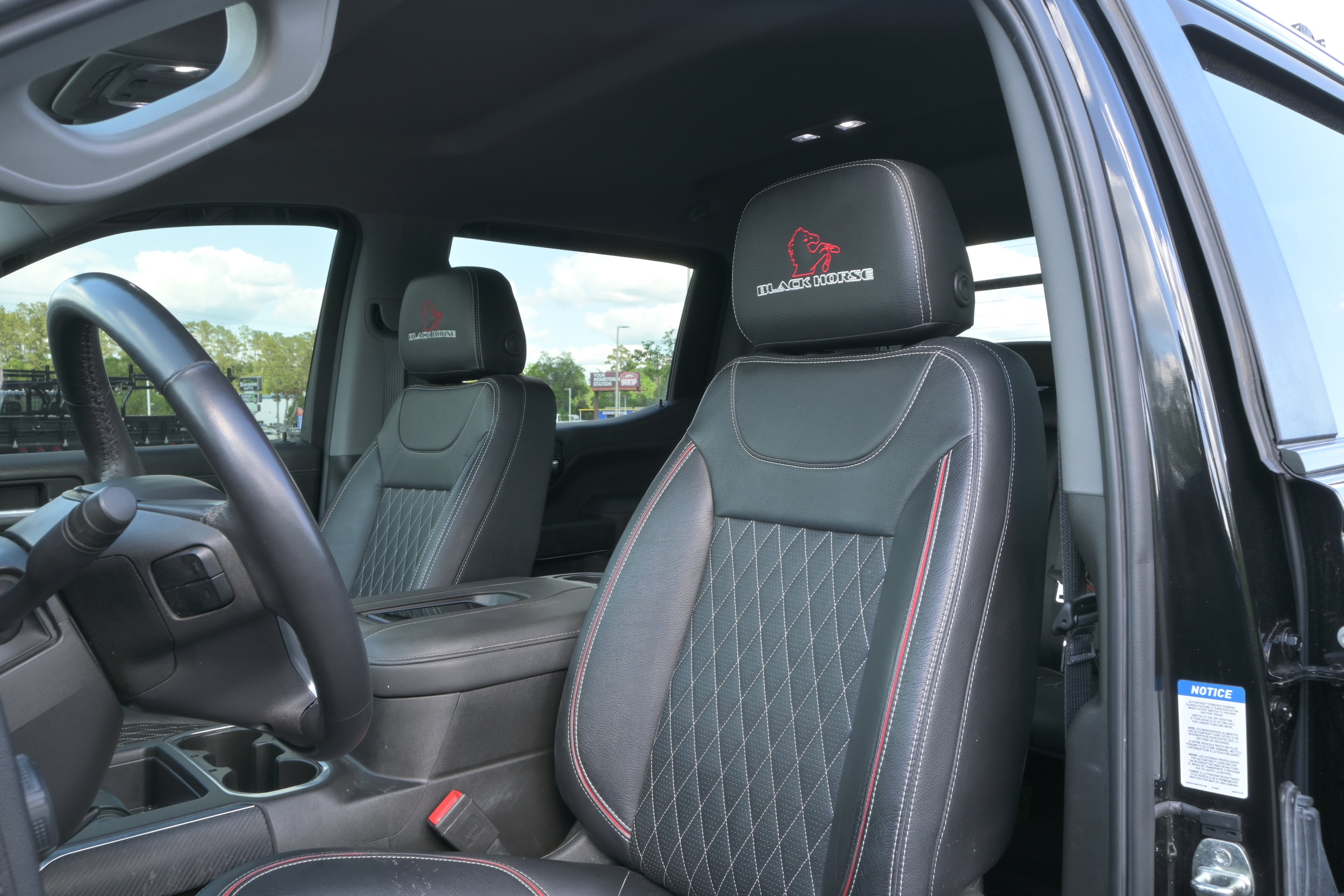 2022 Chevrolet Silverado 1500 LTD RST photo 3