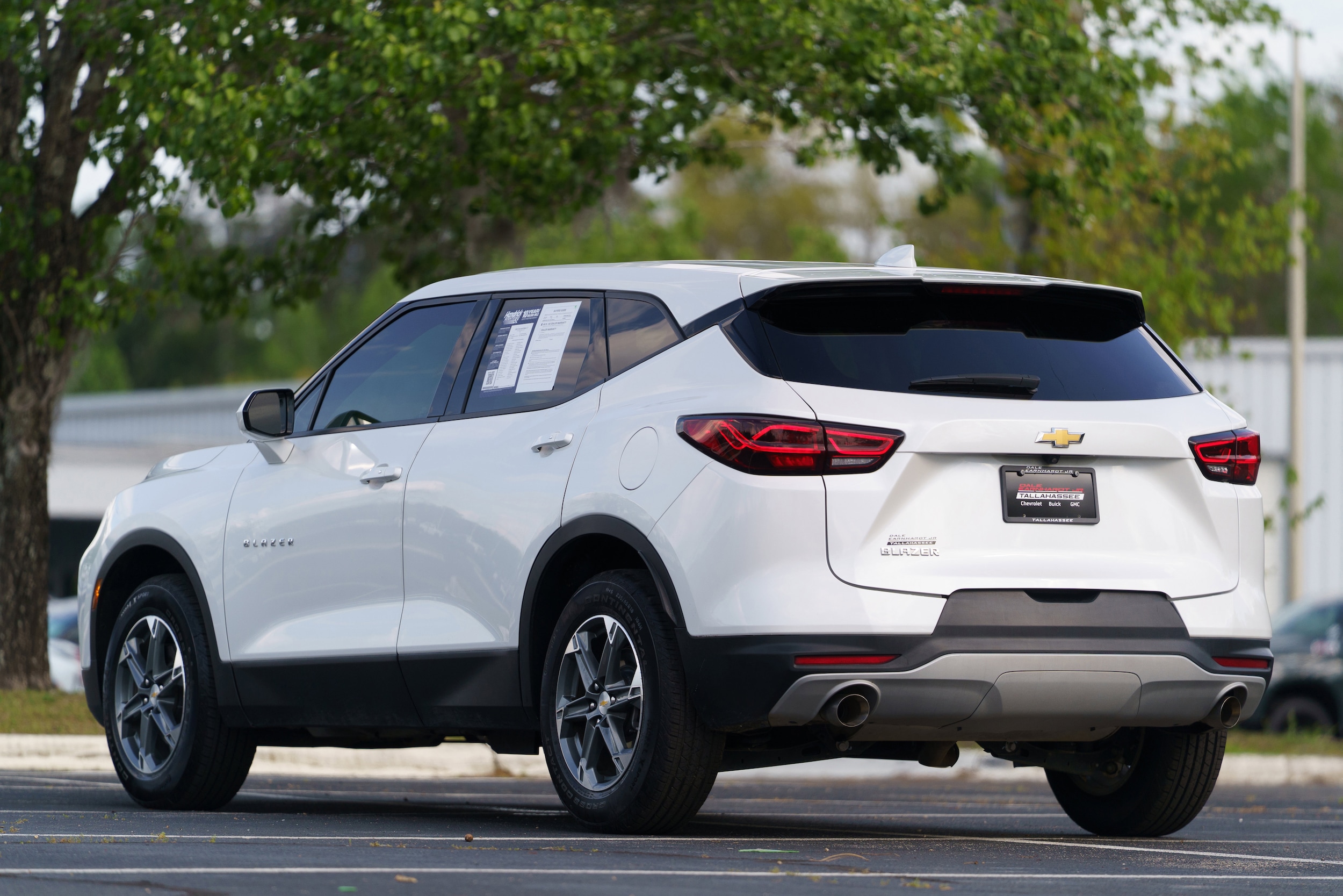 2024 Chevrolet Blazer LT photo 2