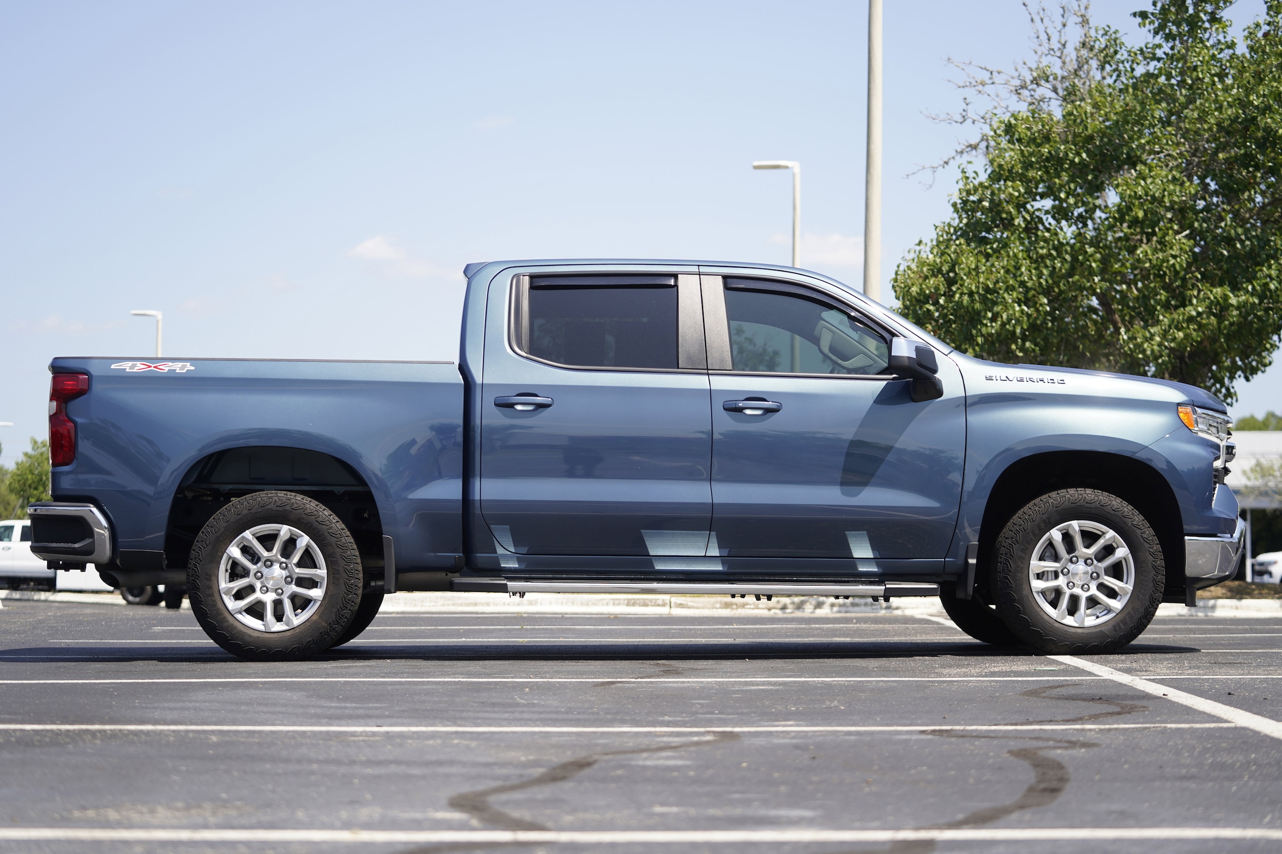 2024 Chevrolet Silverado 1500 LT photo 5