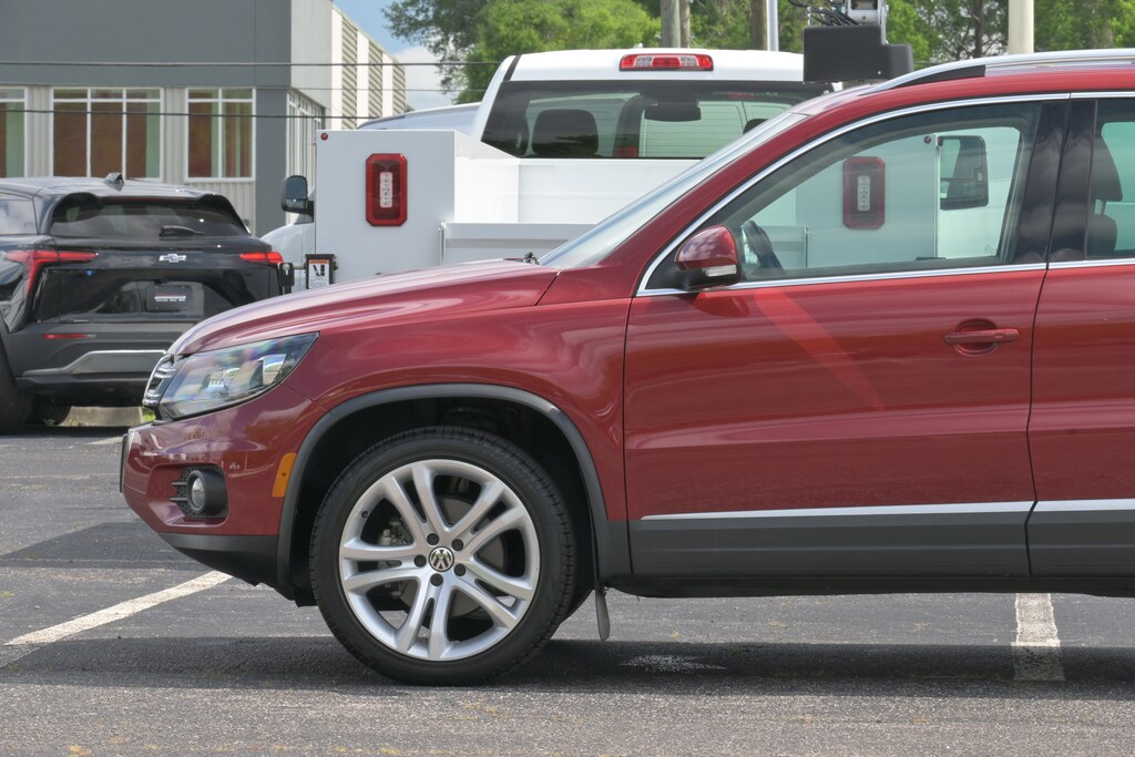 Used 2013 Volkswagen Tiguan SE SUV