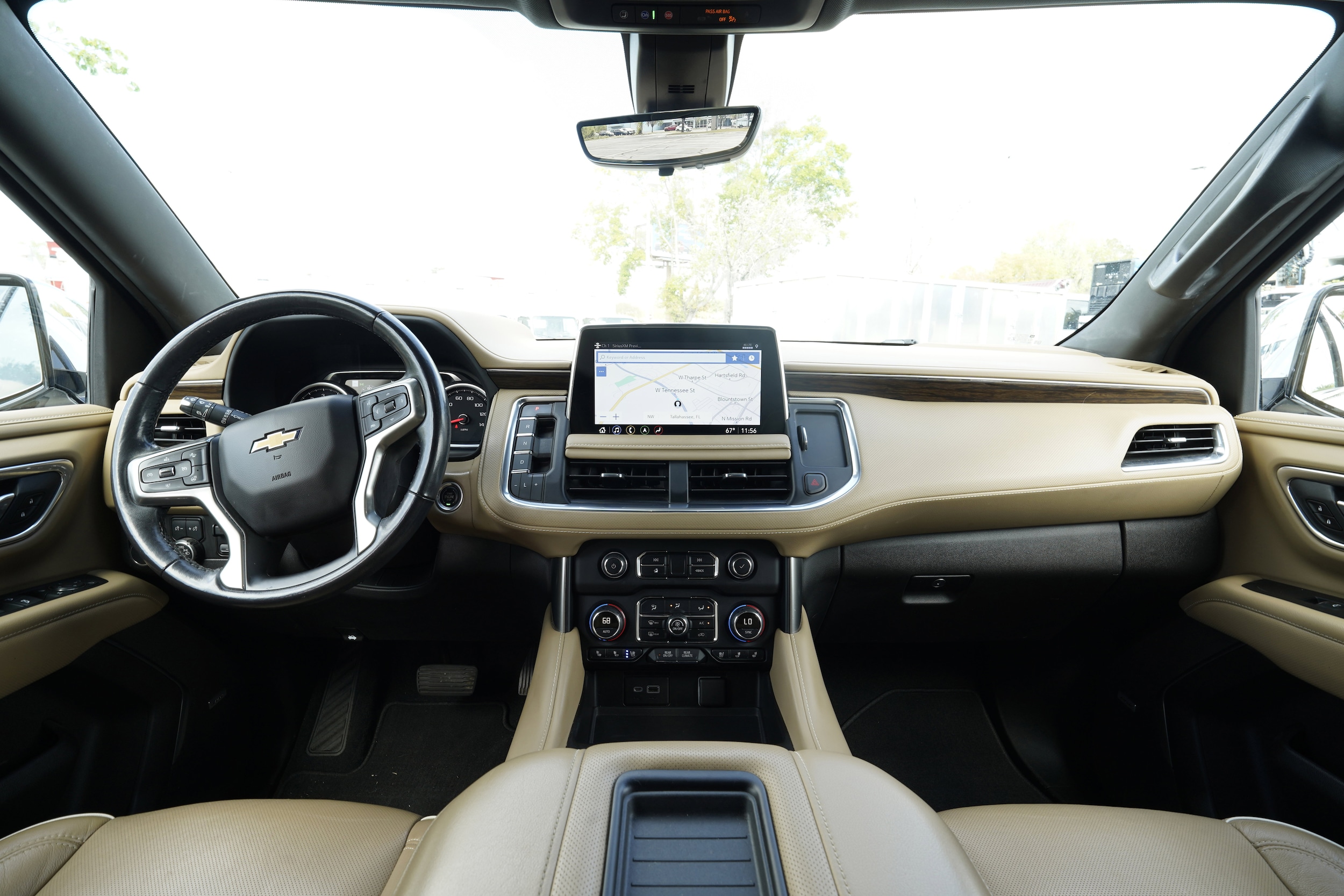 2021 Chevrolet Suburban Premier photo 3