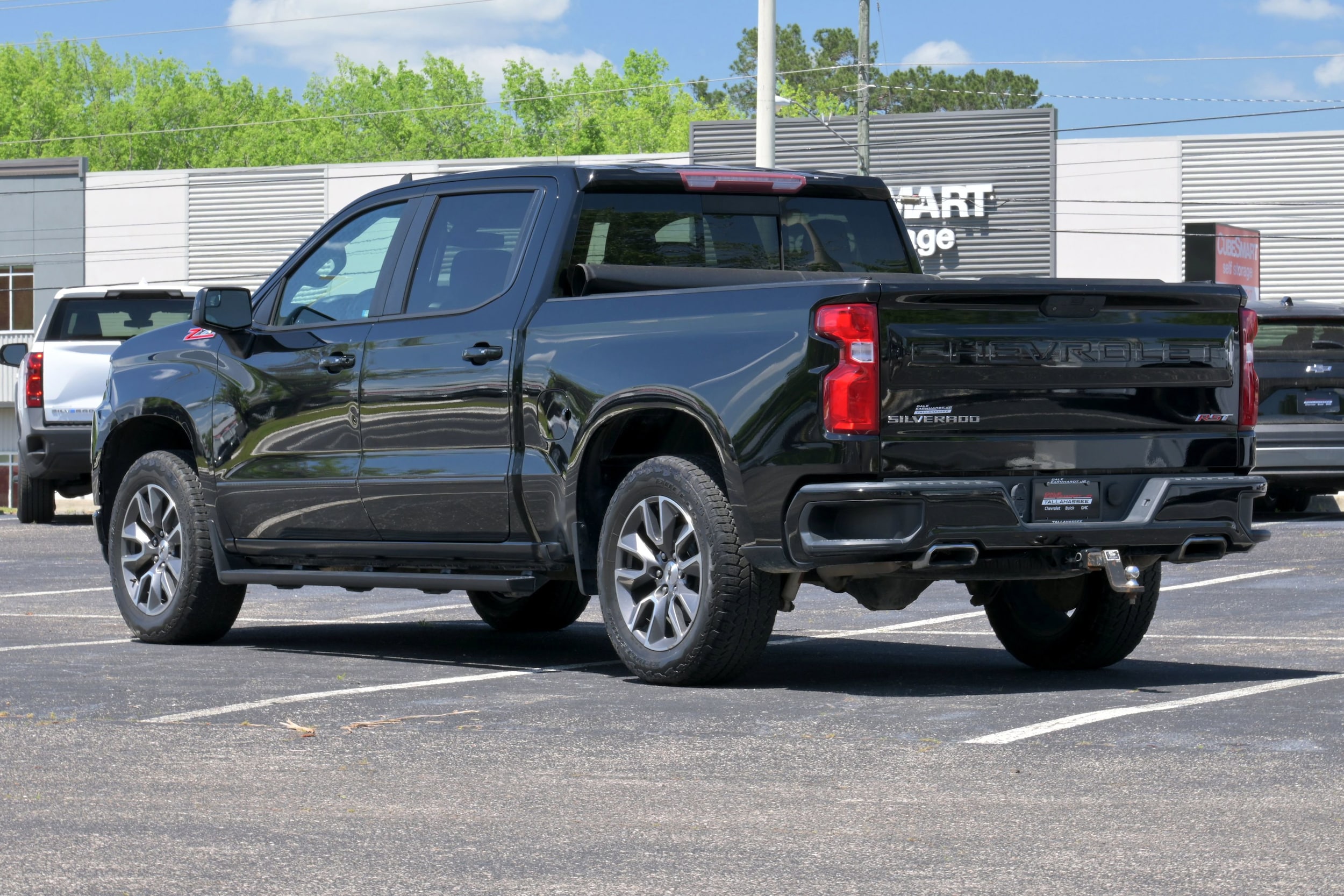 2019 Chevrolet Silverado 1500 RST photo 2