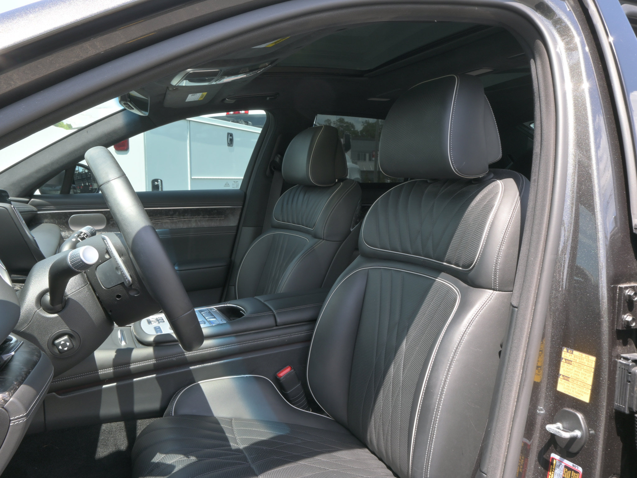 Genesis G90 E-SC