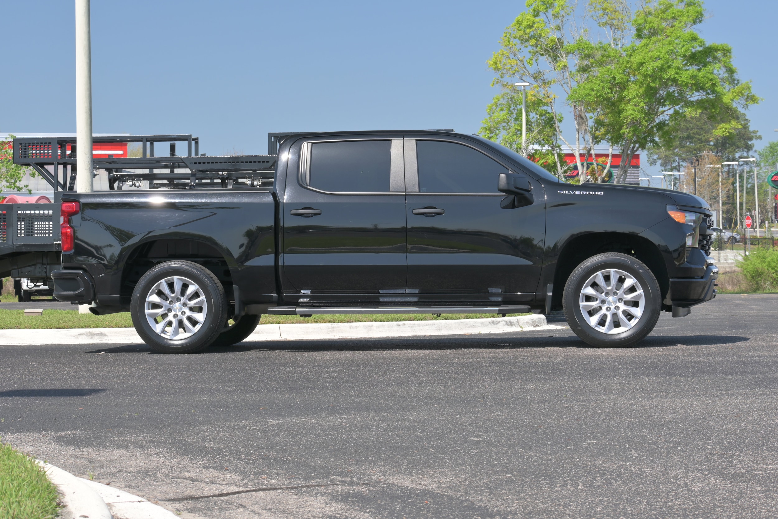 2023 Chevrolet Silverado 1500 Custom photo 5
