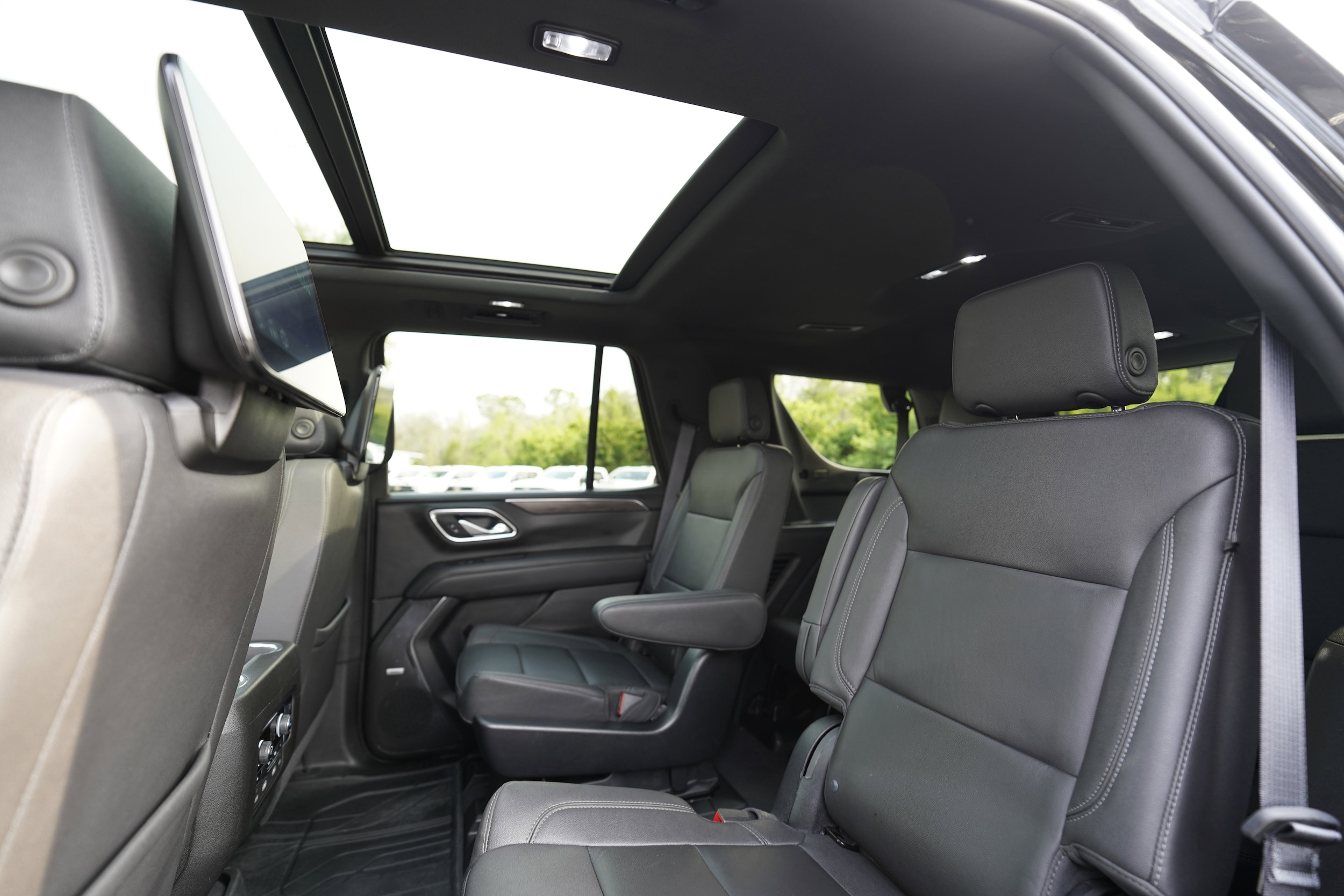 2023 Chevrolet Tahoe LT photo 3