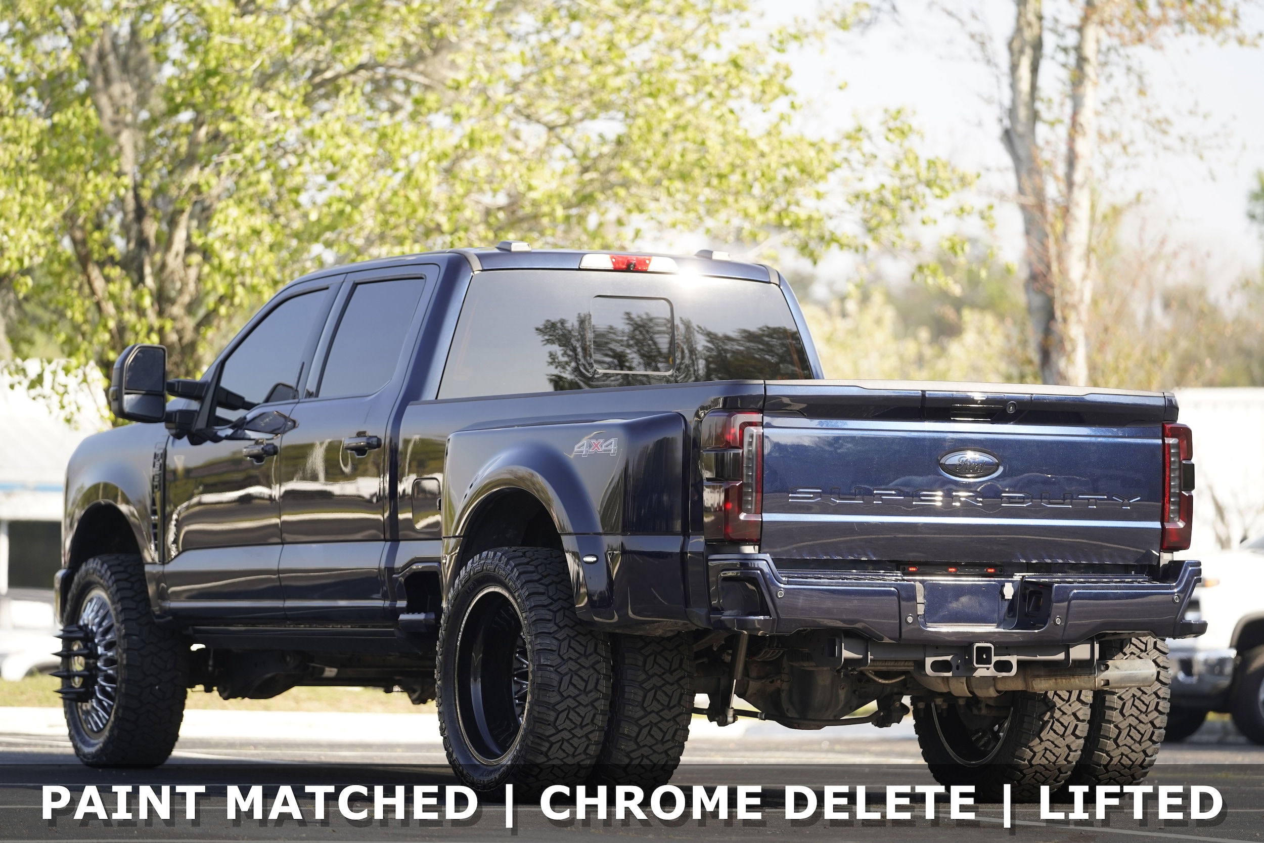 2024 Ford Super Duty F-350 DRW LARIAT photo 2