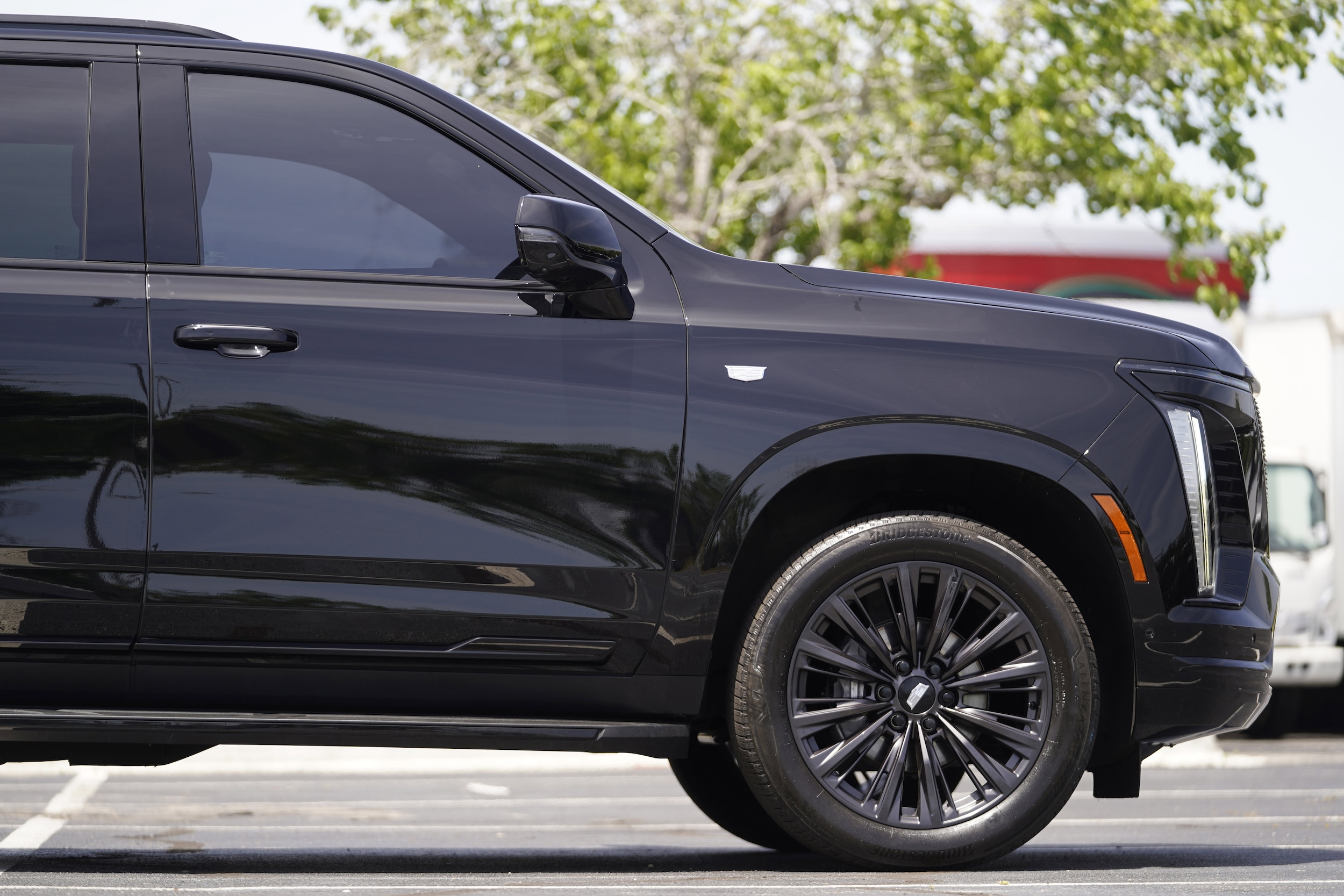 2025 CADILLAC Escalade 4WD Sport photo 4