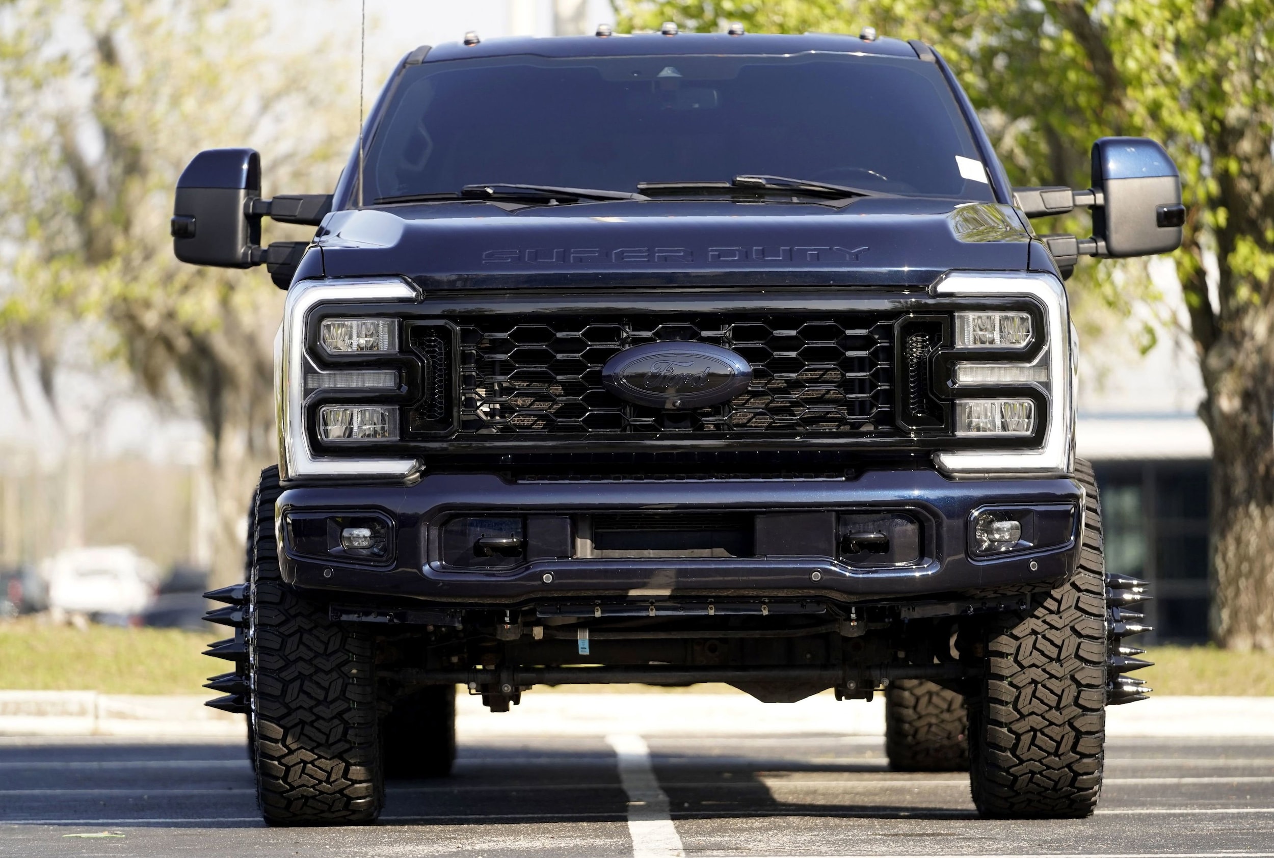 2024 Ford Super Duty F-350 DRW LARIAT photo 3