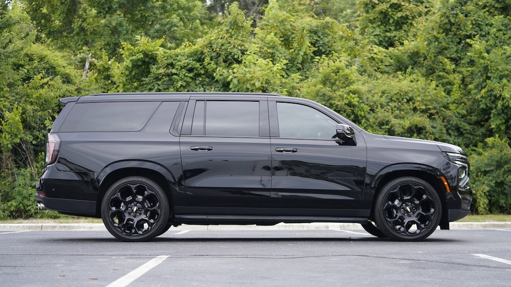 Used 2025 Chevrolet Suburban RST SUV