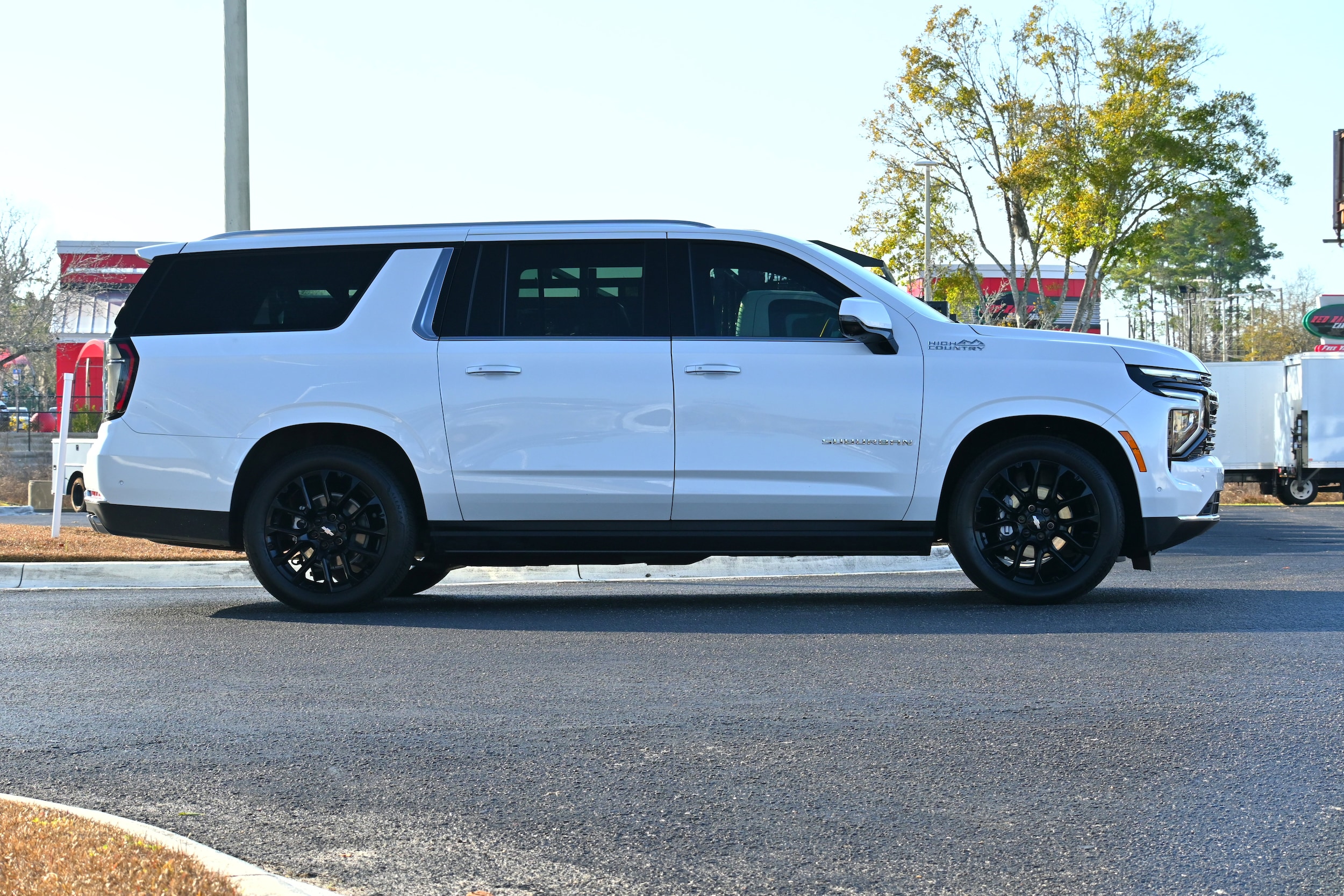 2025 Chevrolet Suburban High Country photo 5