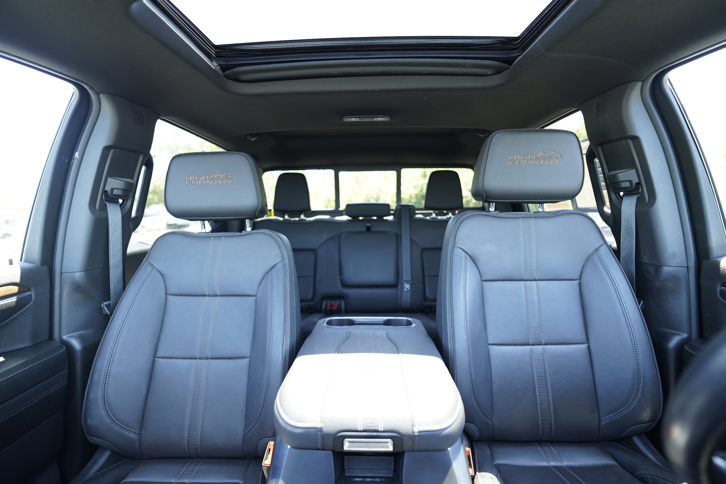2024 Chevrolet Silverado 1500 High Country photo 3