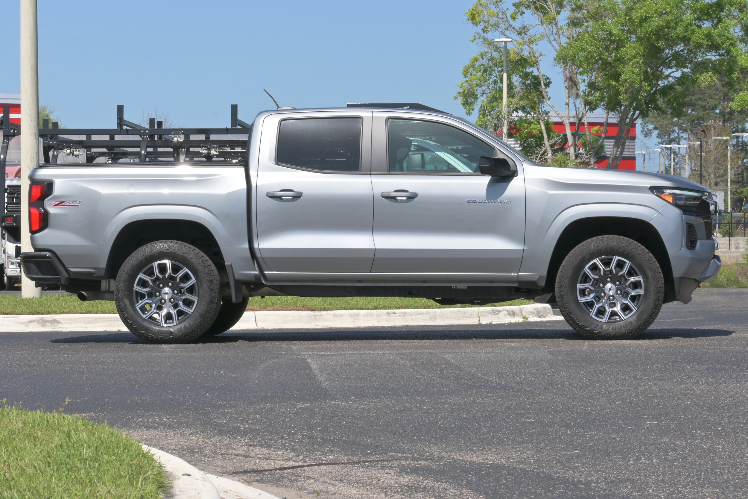 2024 Chevrolet Colorado 4WD Z71 photo 5