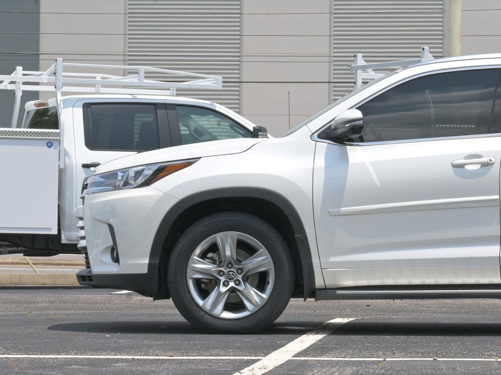 Used 2017 Toyota Highlander Limited SUV