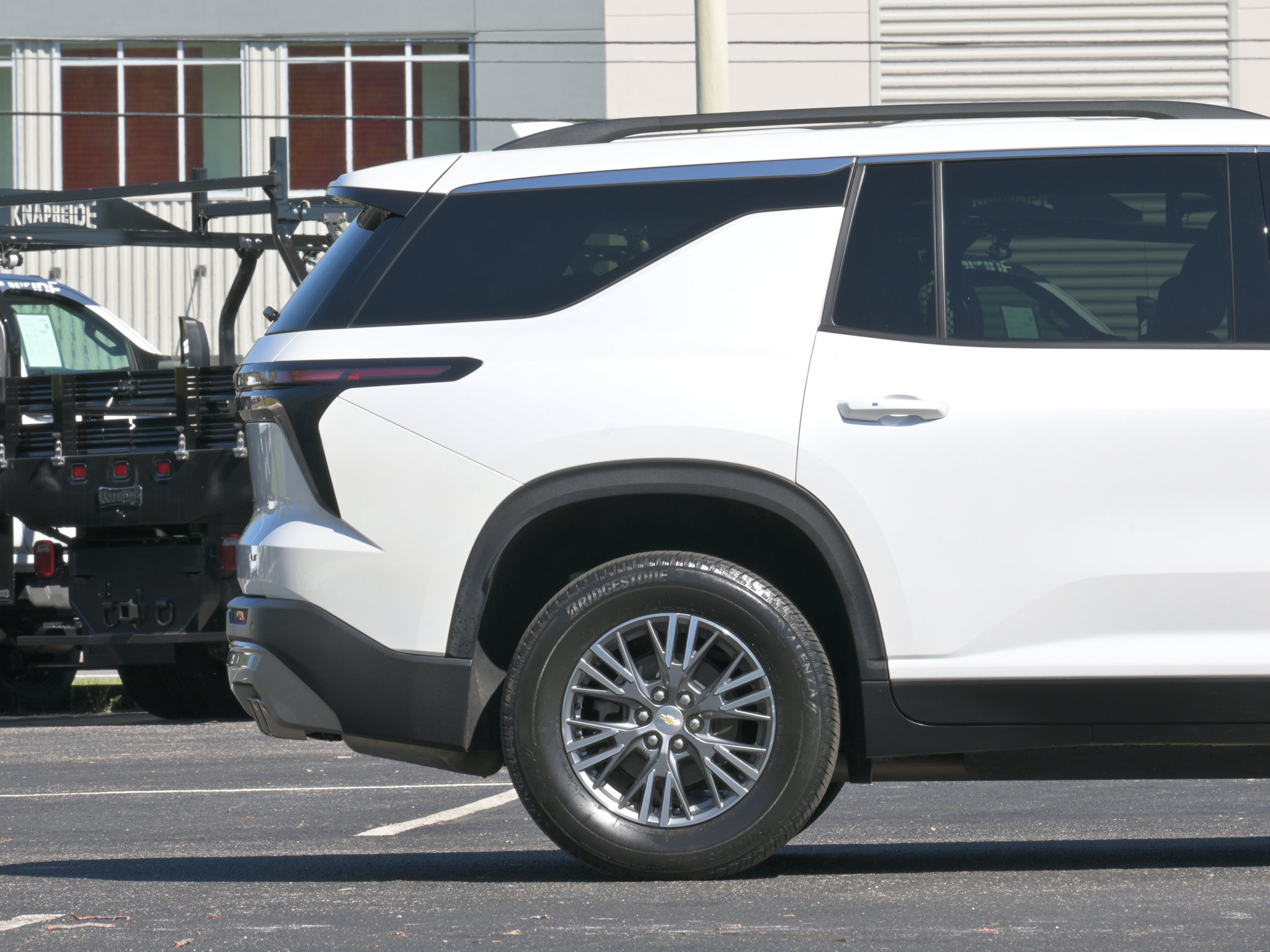 Used 2024 Chevrolet Traverse FWD LT SUV