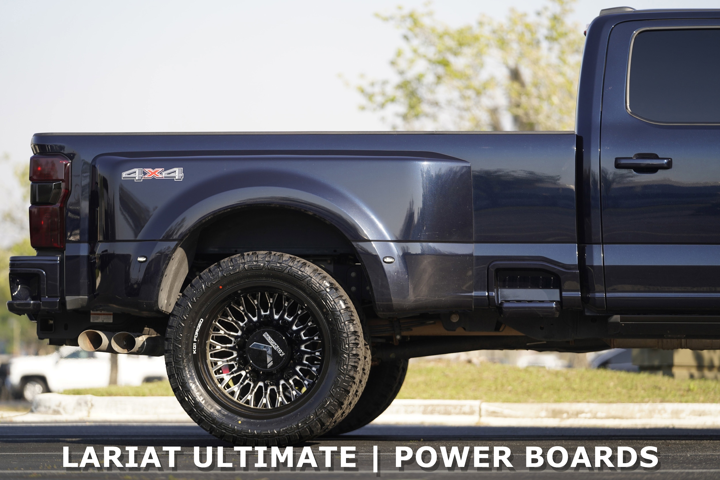 2024 Ford Super Duty F-350 DRW LARIAT photo 5