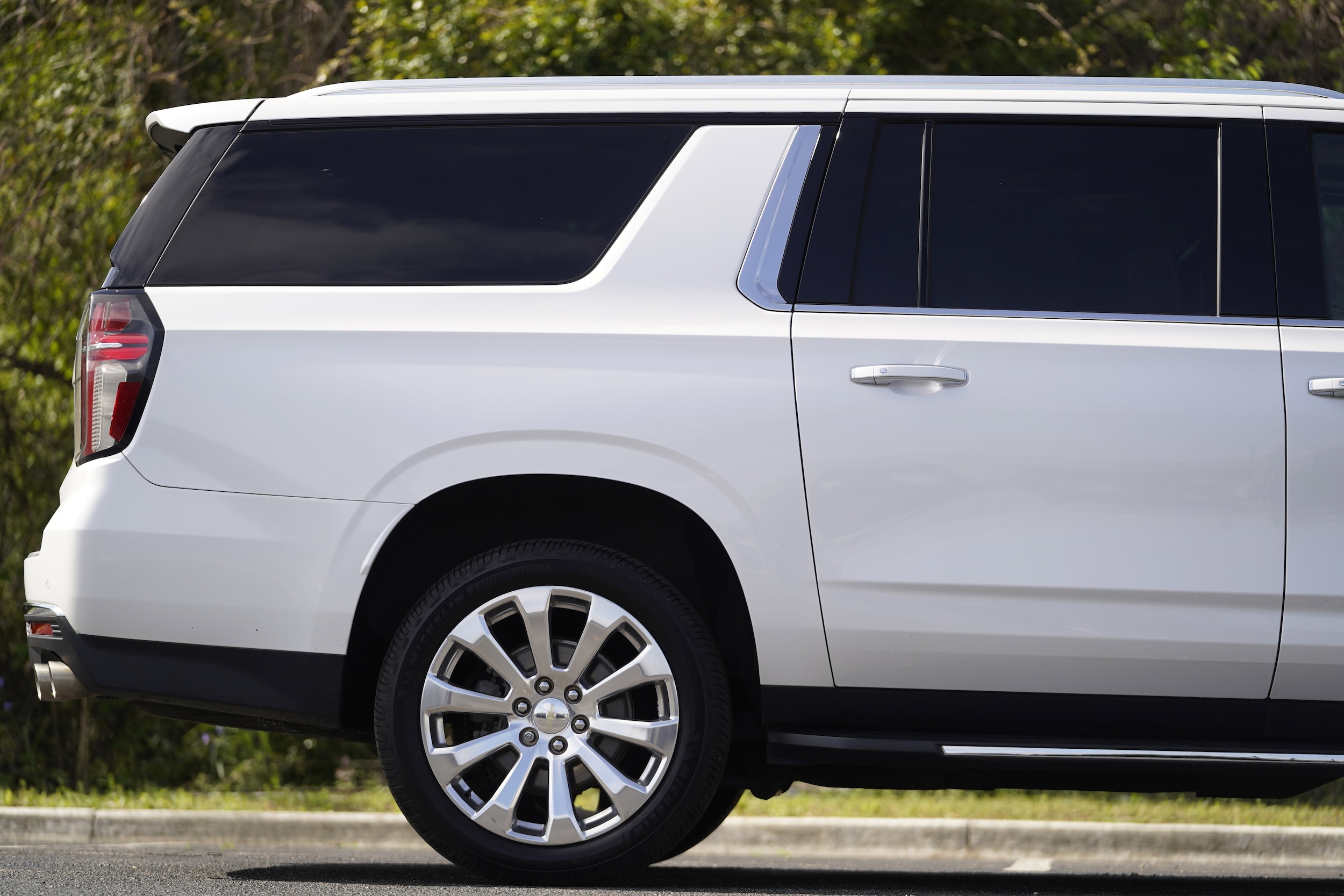 2021 Chevrolet Suburban Premier photo 4