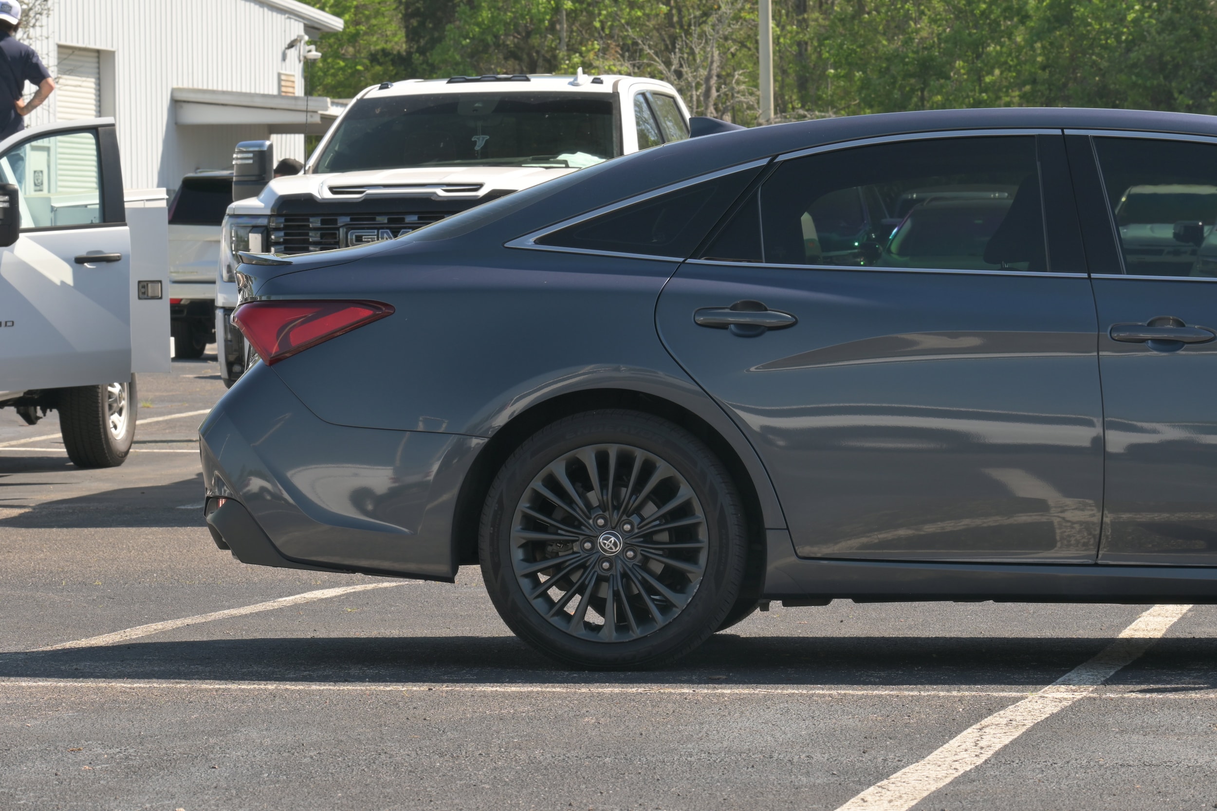 2021 Toyota Avalon Hybrid XSE photo 4