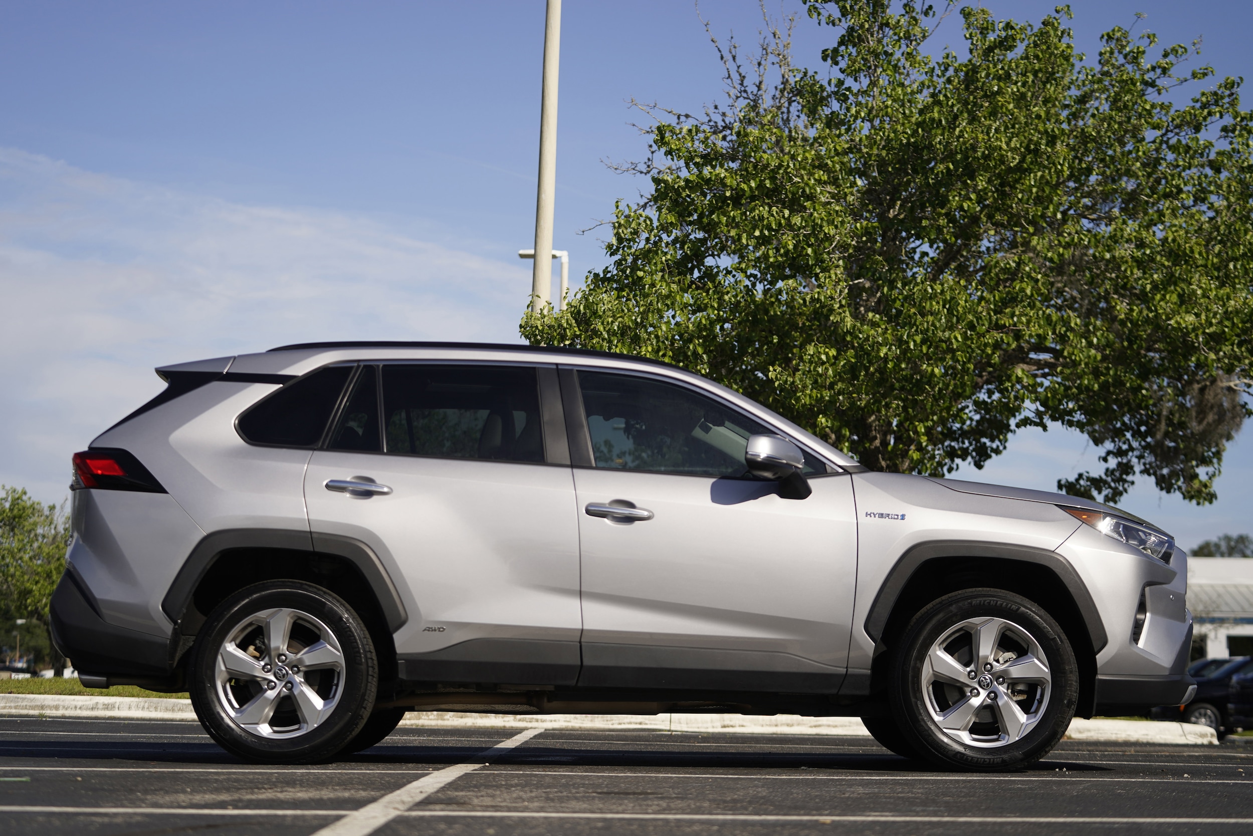 2021 Toyota RAV4 Hybrid Limited photo 5