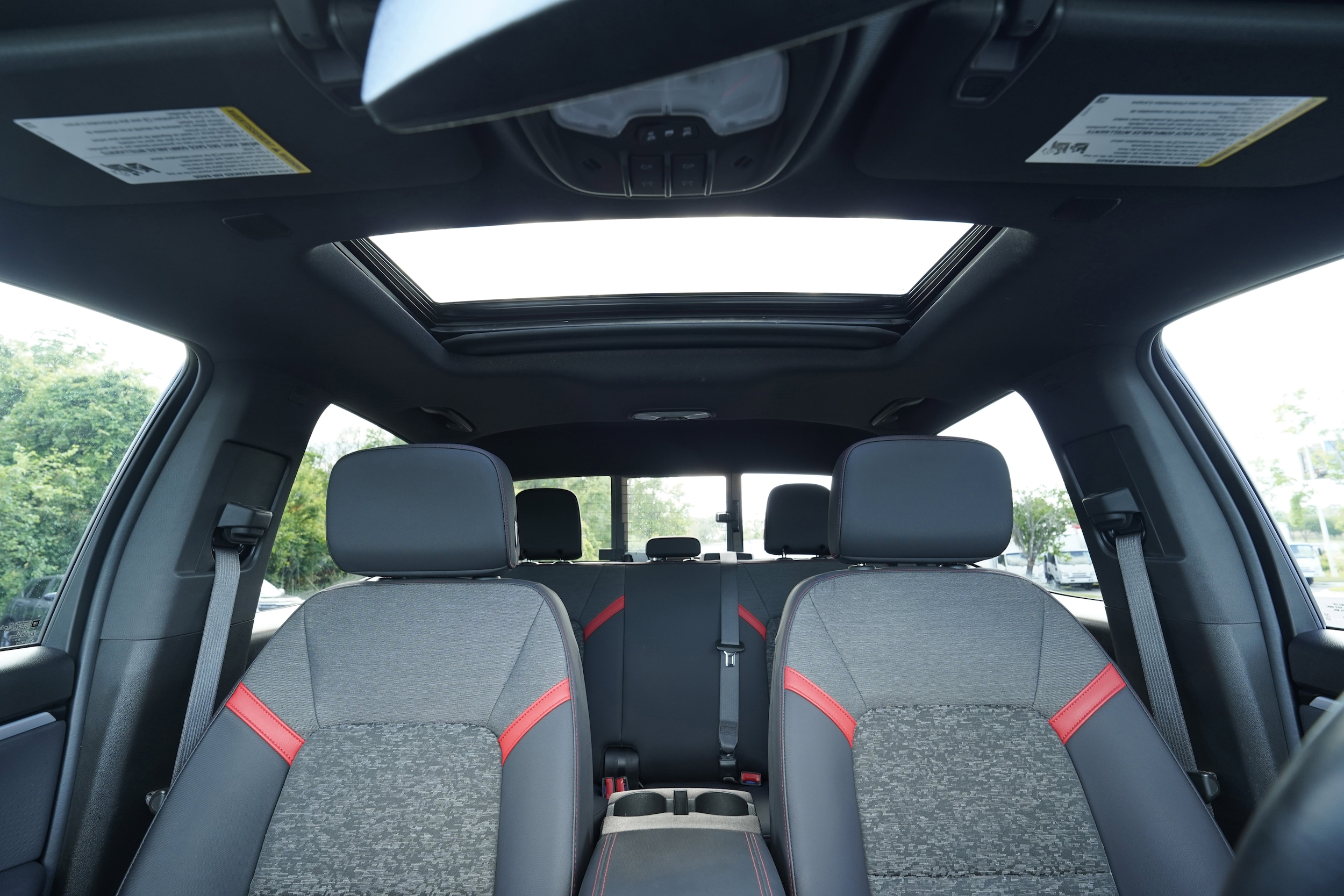 2024 Chevrolet Colorado 4WD Z71 photo 3