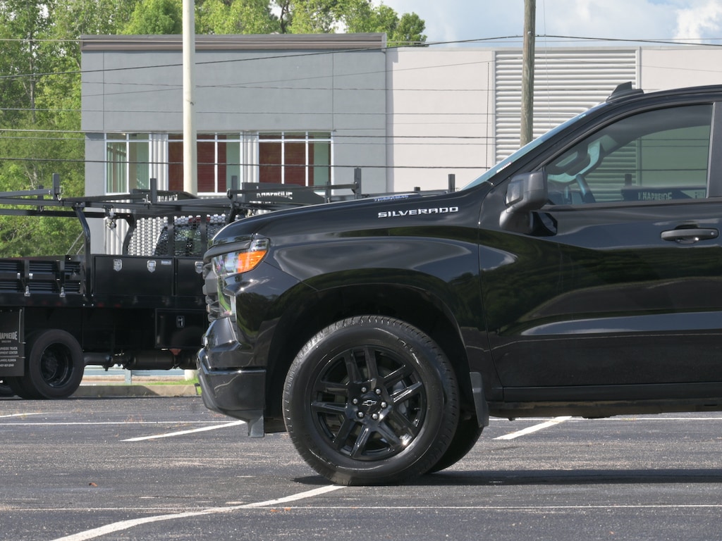 Used 2025 Chevrolet Silverado 1500 Custom Pickup