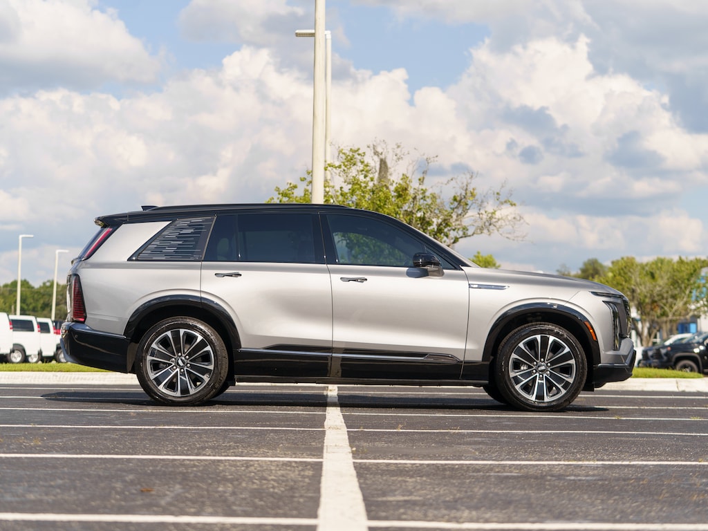 Used 2026 CADILLAC Vistiq Sport SUV