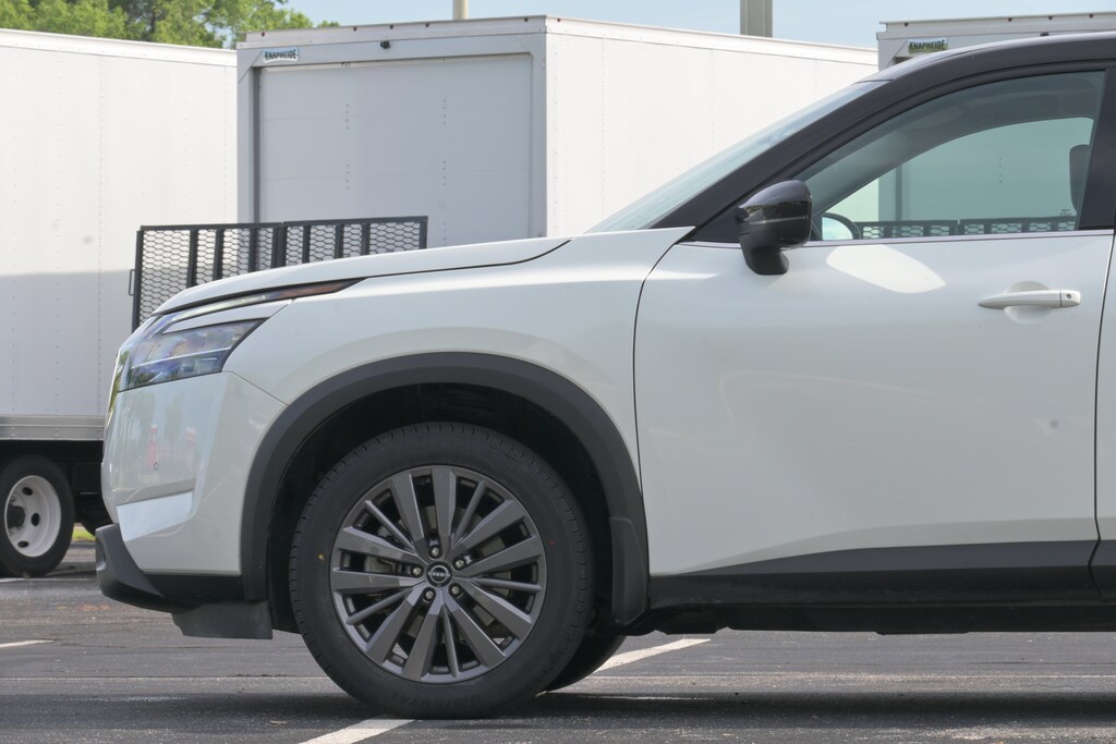 Used 2023 Nissan Pathfinder SL SUV