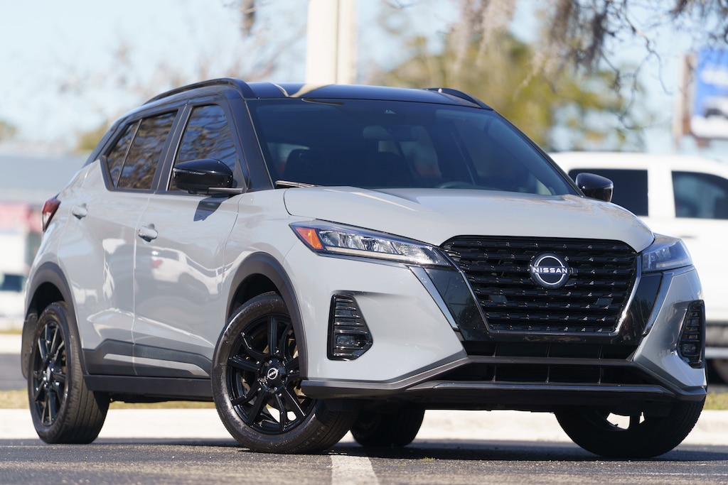 Used 2023 Nissan Kicks SR SUV