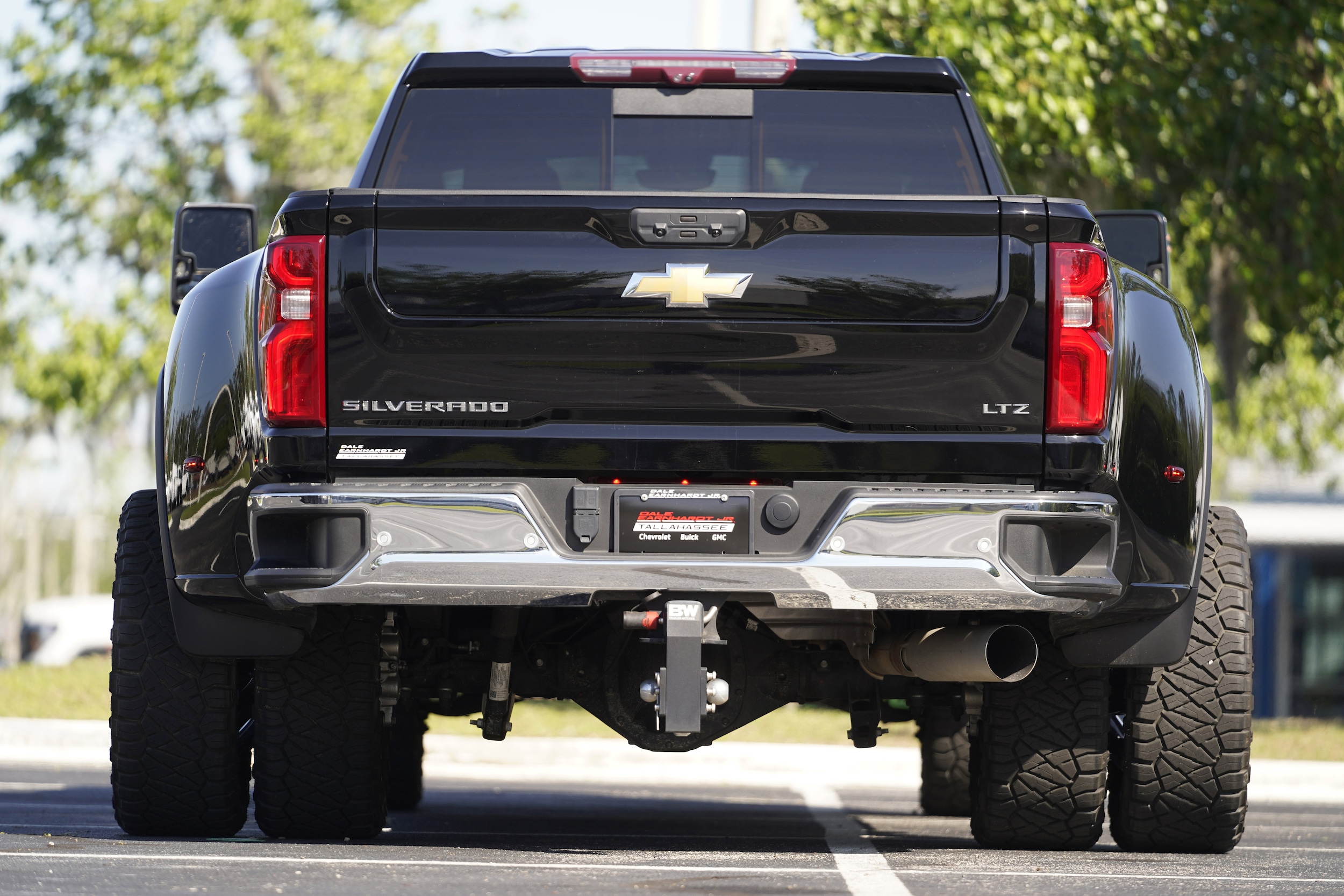 2024 Chevrolet Silverado 3500HD LTZ photo 3