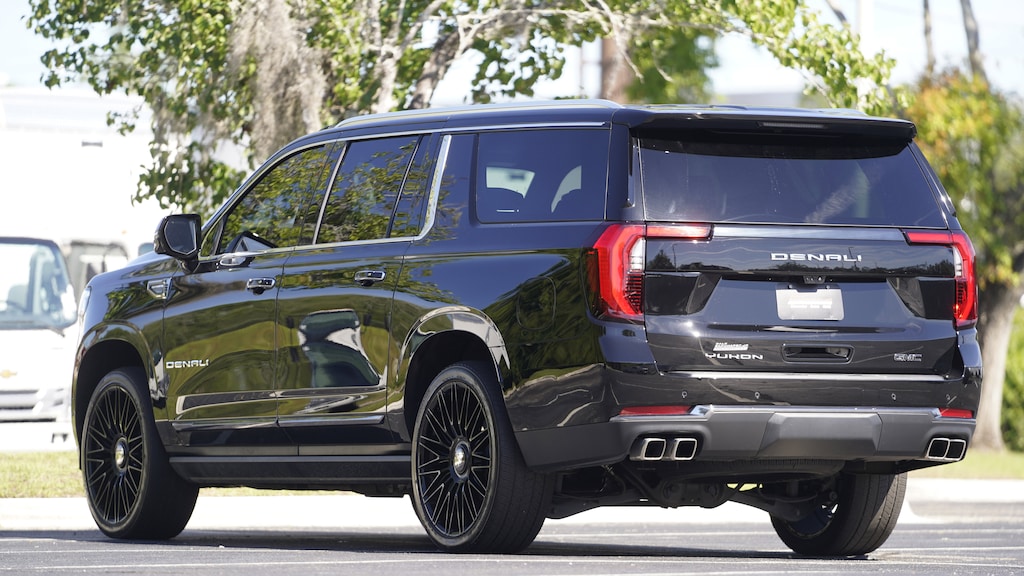 Used 2025 GMC Yukon XL Denali Ultimate SUV