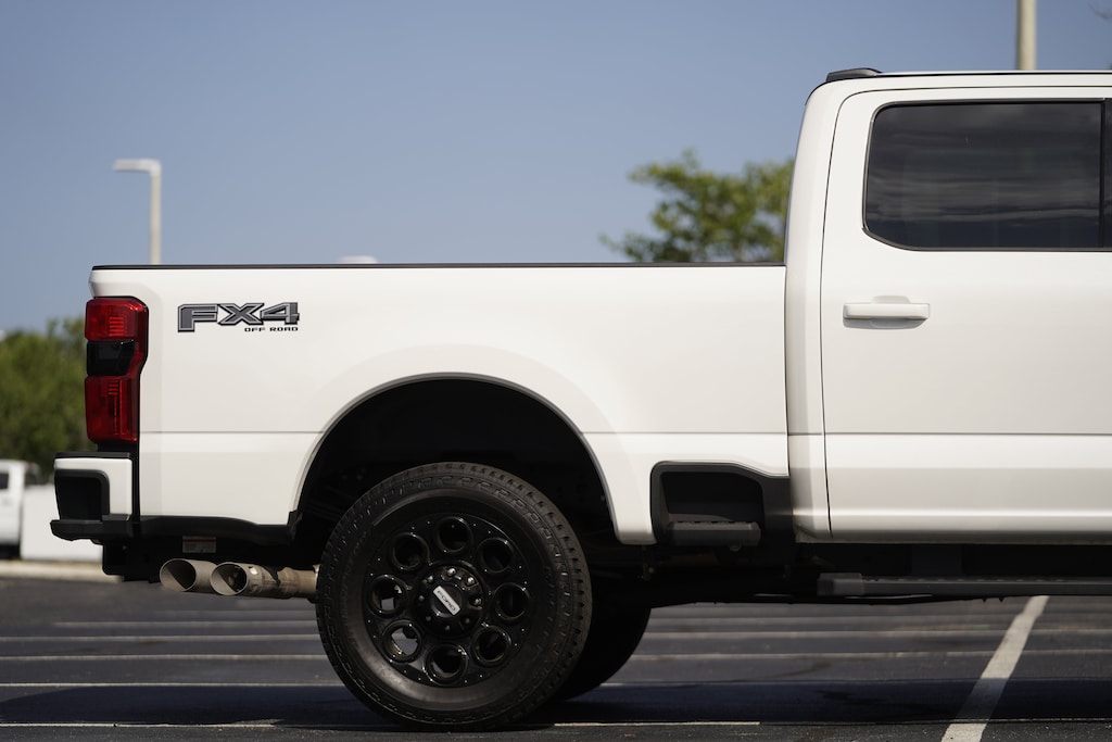Used 2025 Ford Super Duty F-350 SRW LARIAT Pickup