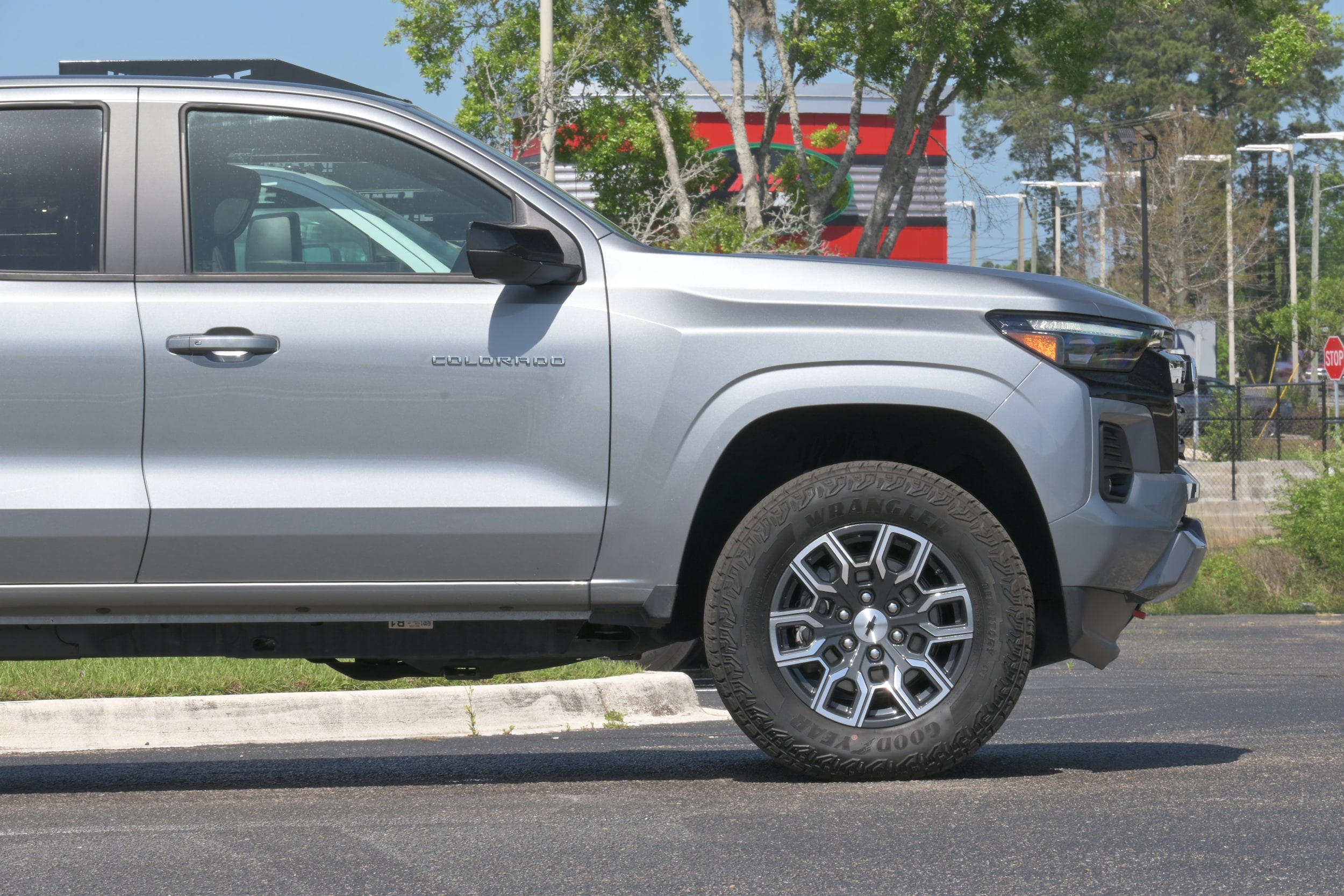 2024 Chevrolet Colorado 4WD Z71 photo 4