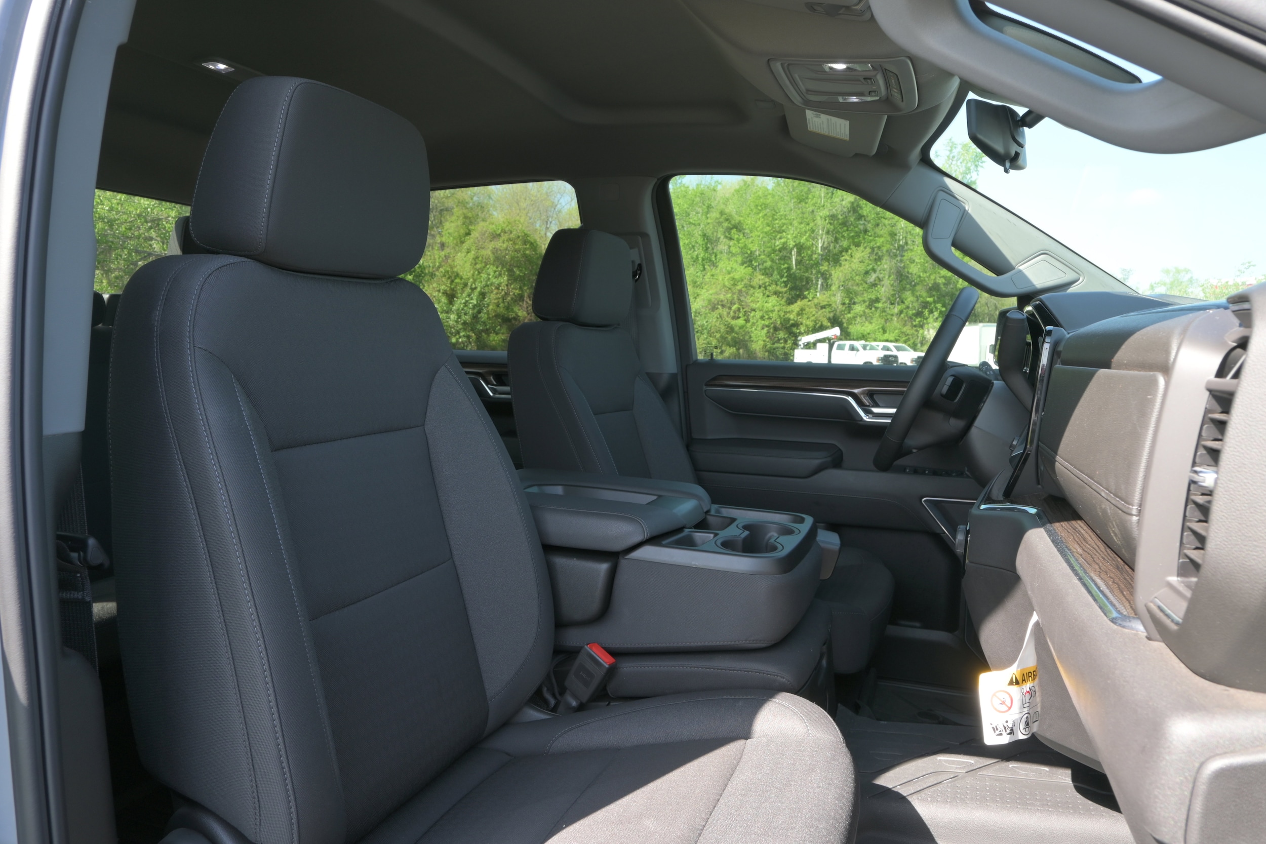 2025 Chevrolet Silverado 1500 RST photo 3