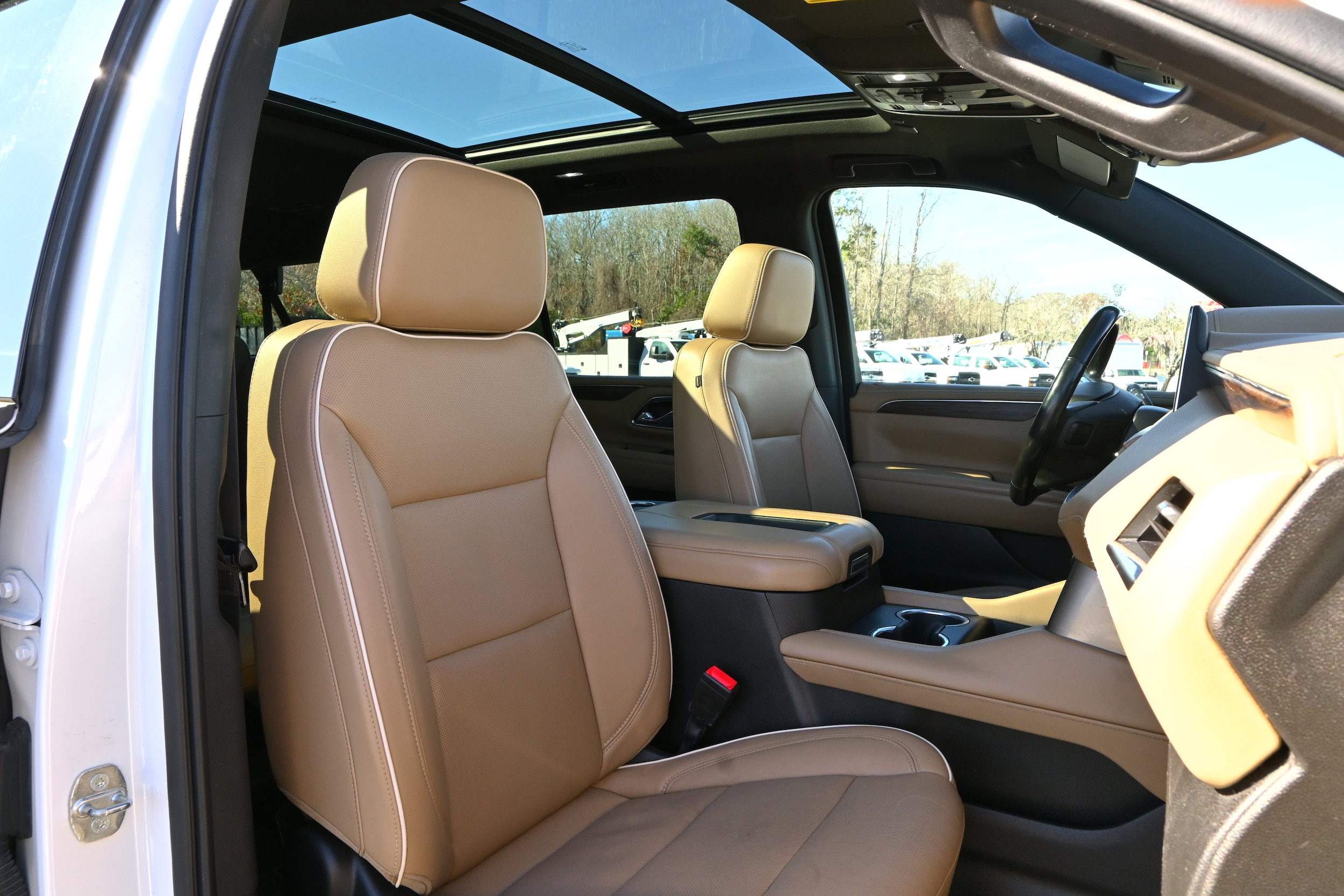 2021 Chevrolet Suburban Premier photo 3