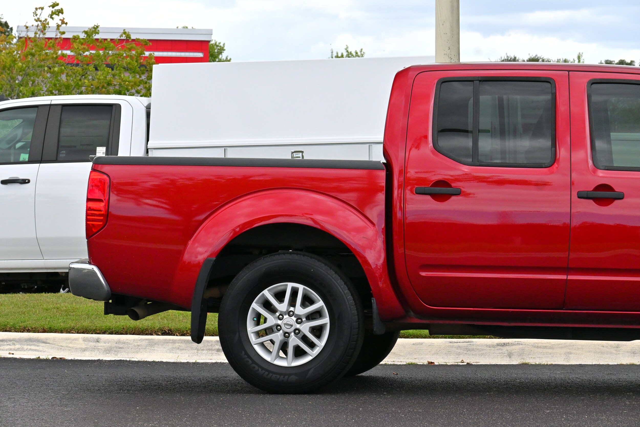 2019 Nissan Frontier SV photo 3