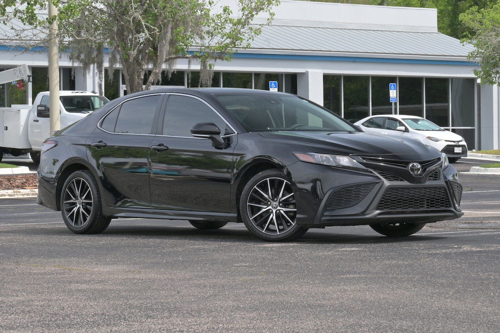 Used 2023 Toyota Camry SE Sedan