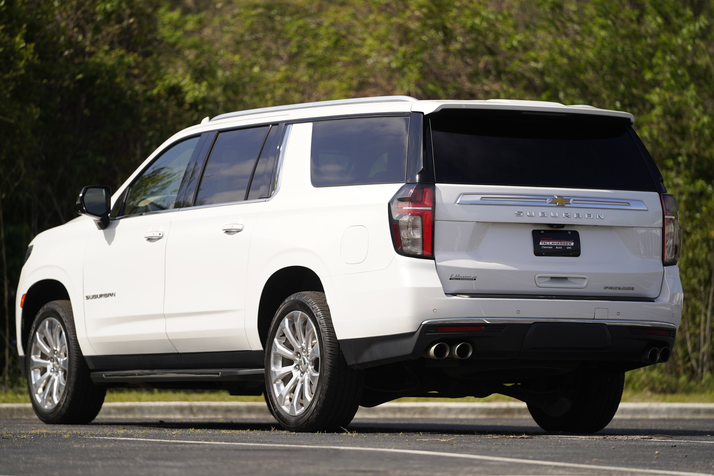 2021 Chevrolet Suburban Premier photo 2