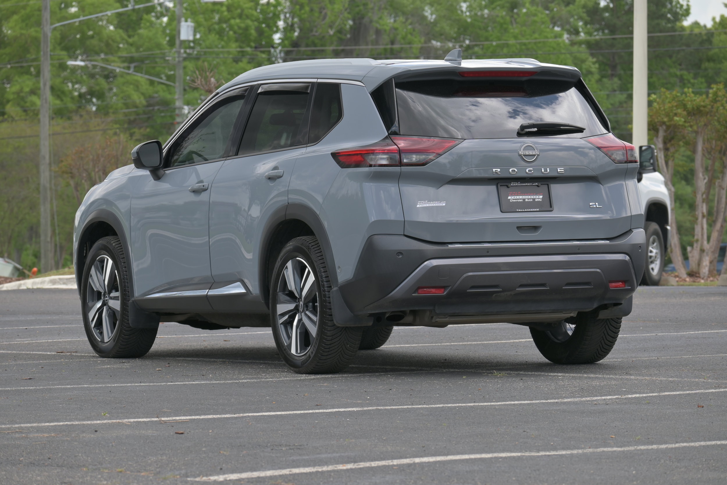 2023 Nissan Rogue SL photo 2