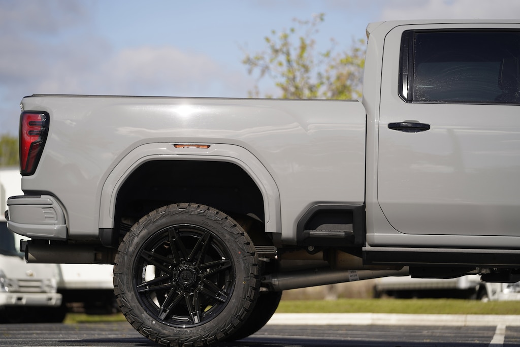 Used 2024 GMC Sierra 2500HD AT4X AEV Pickup