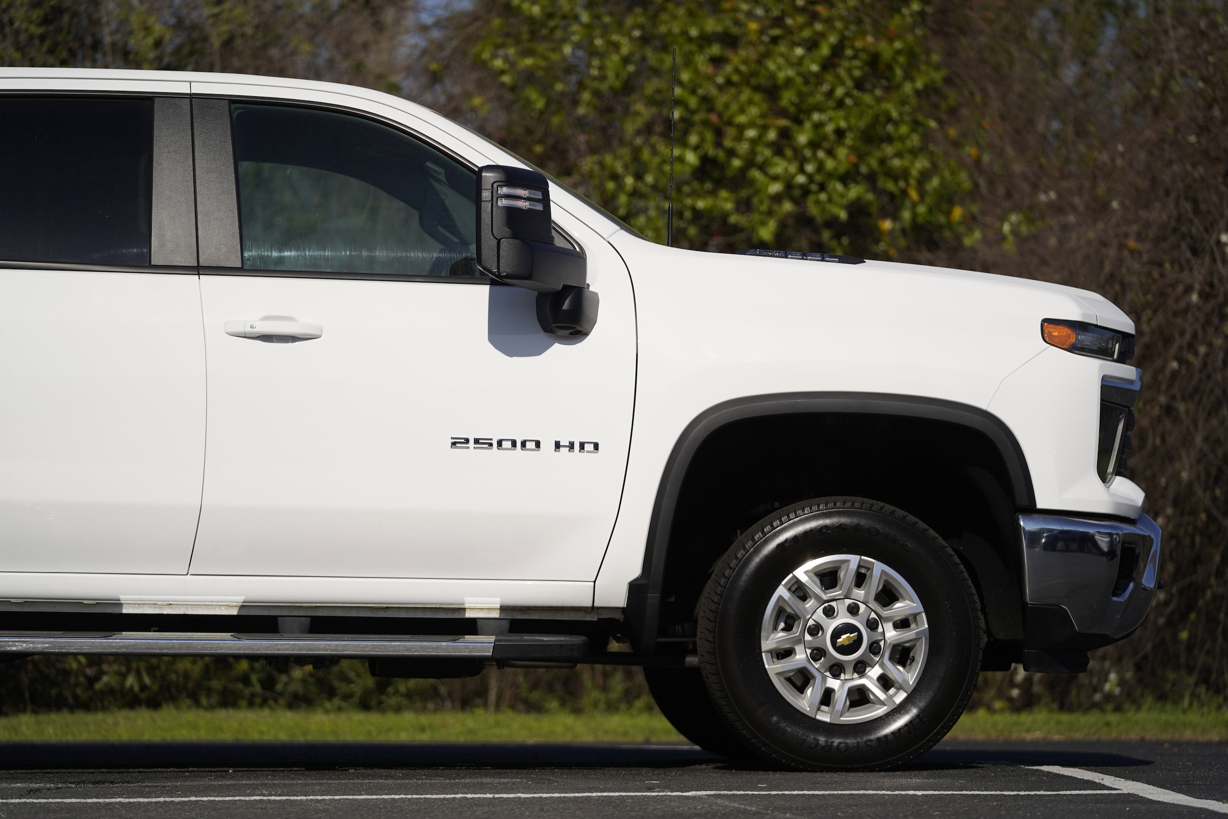 2025 Chevrolet Silverado 2500HD LT photo 4