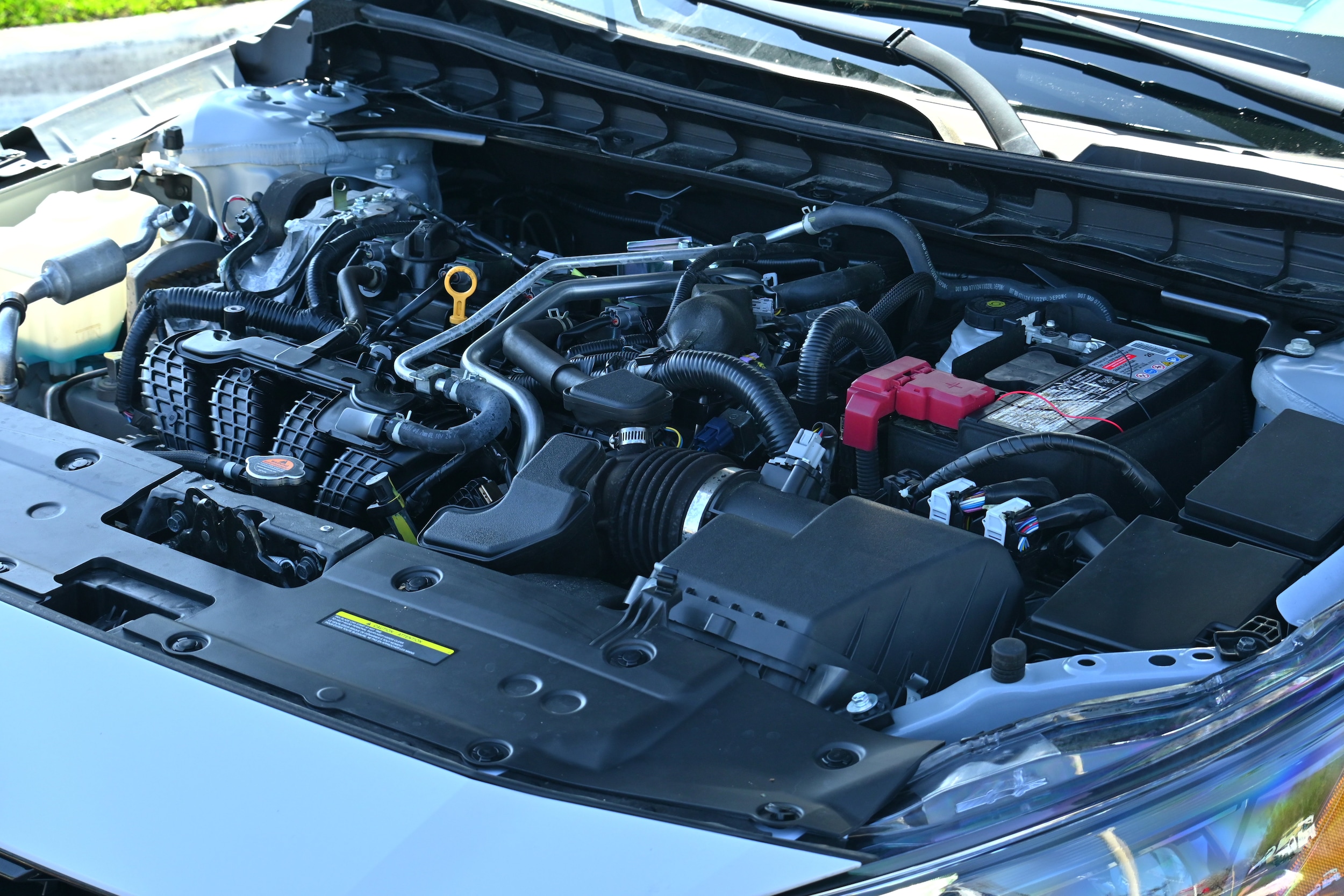 2025 Nissan Altima SR photo 3