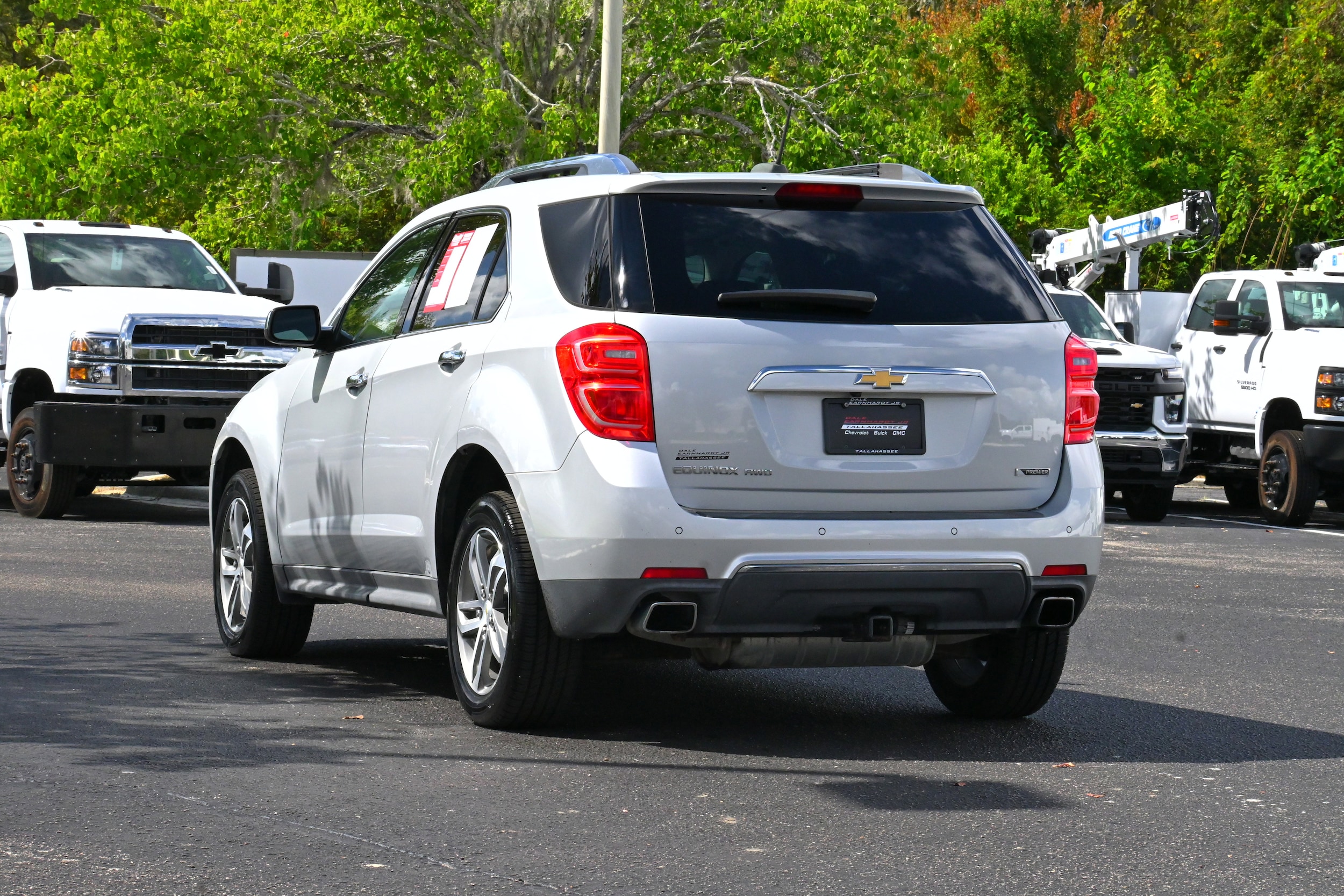 2017 Chevrolet Equinox Premier photo 2