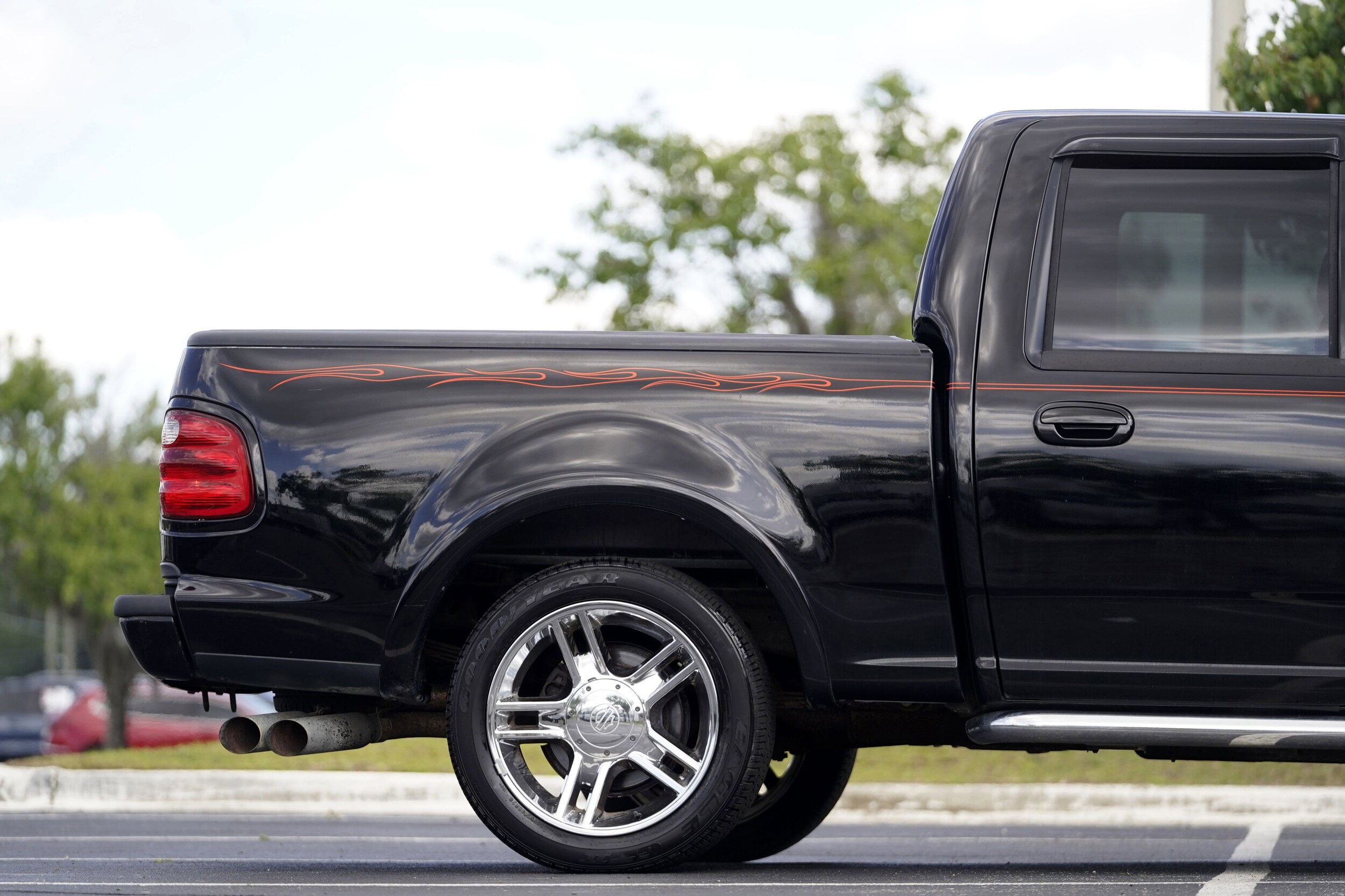 2002 Ford F-150 Harley Davidson photo 4