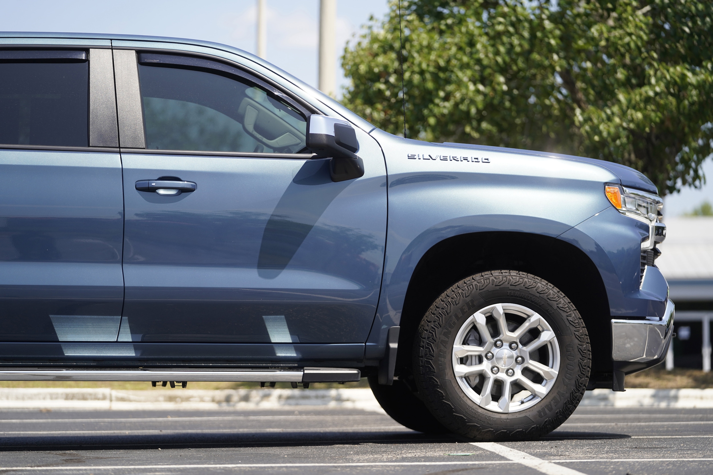 2024 Chevrolet Silverado 1500 LT photo 4