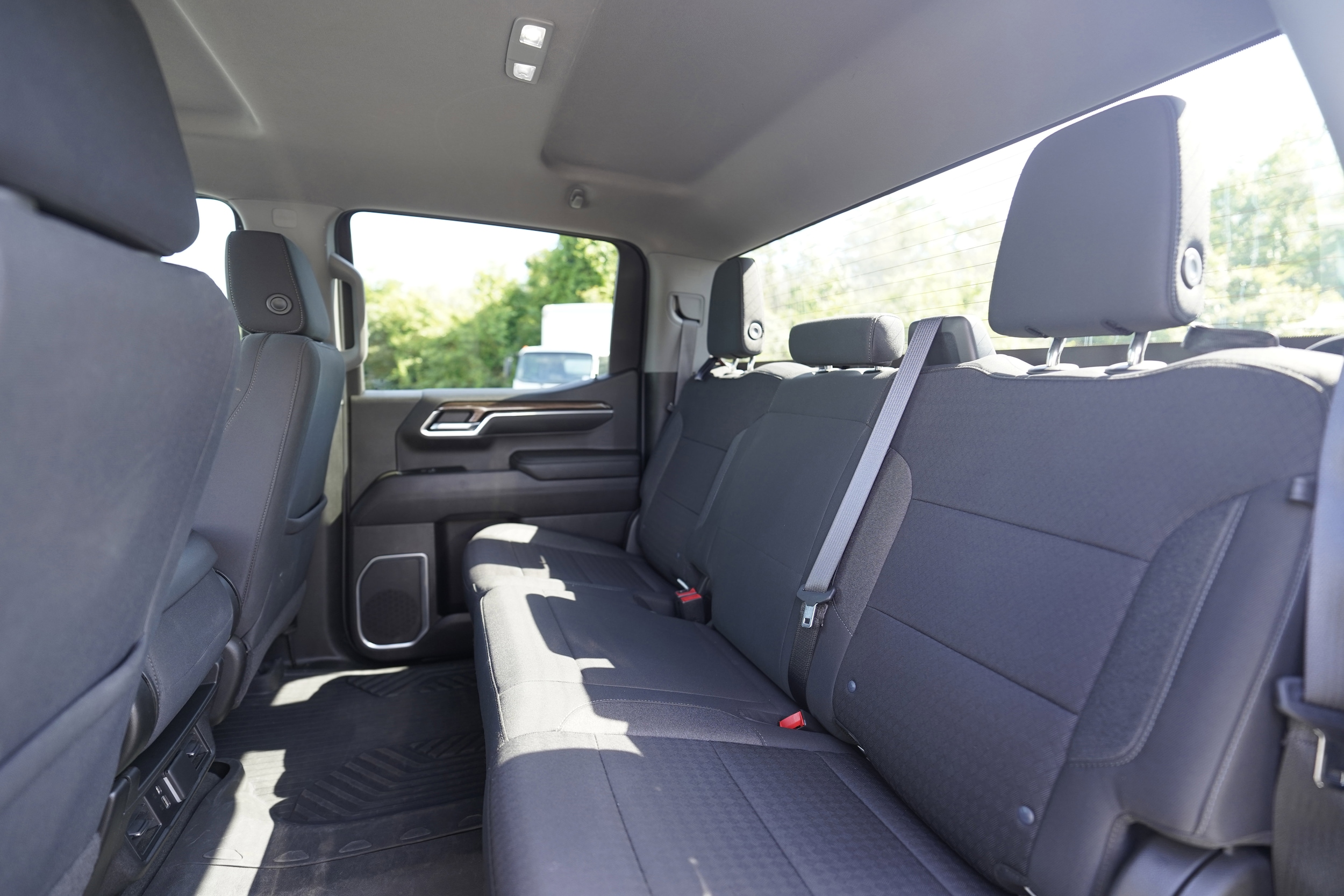 2022 Chevrolet Silverado 1500 LT photo 3