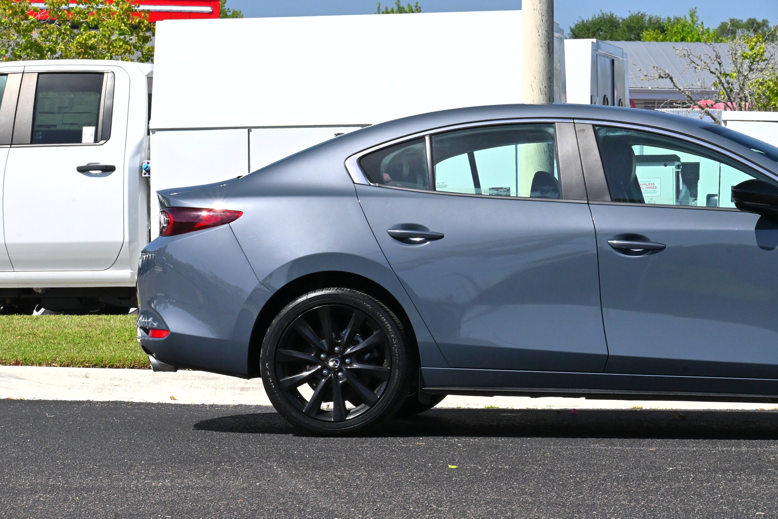 2023 Mazda Mazda3 2.5 s Carbon photo 3