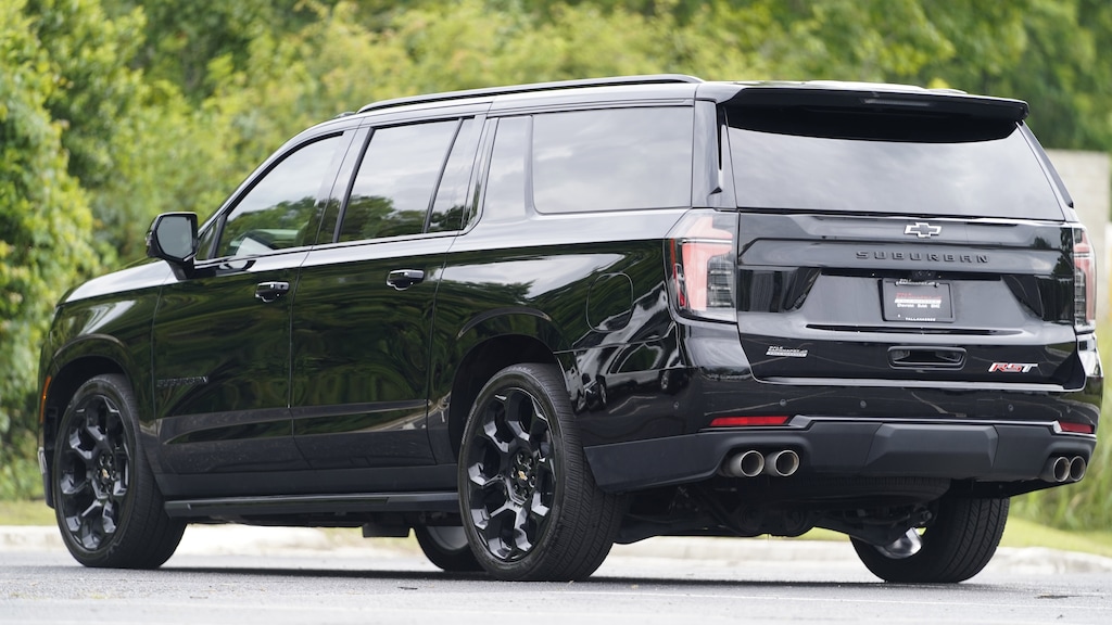 Used 2025 Chevrolet Suburban RST SUV