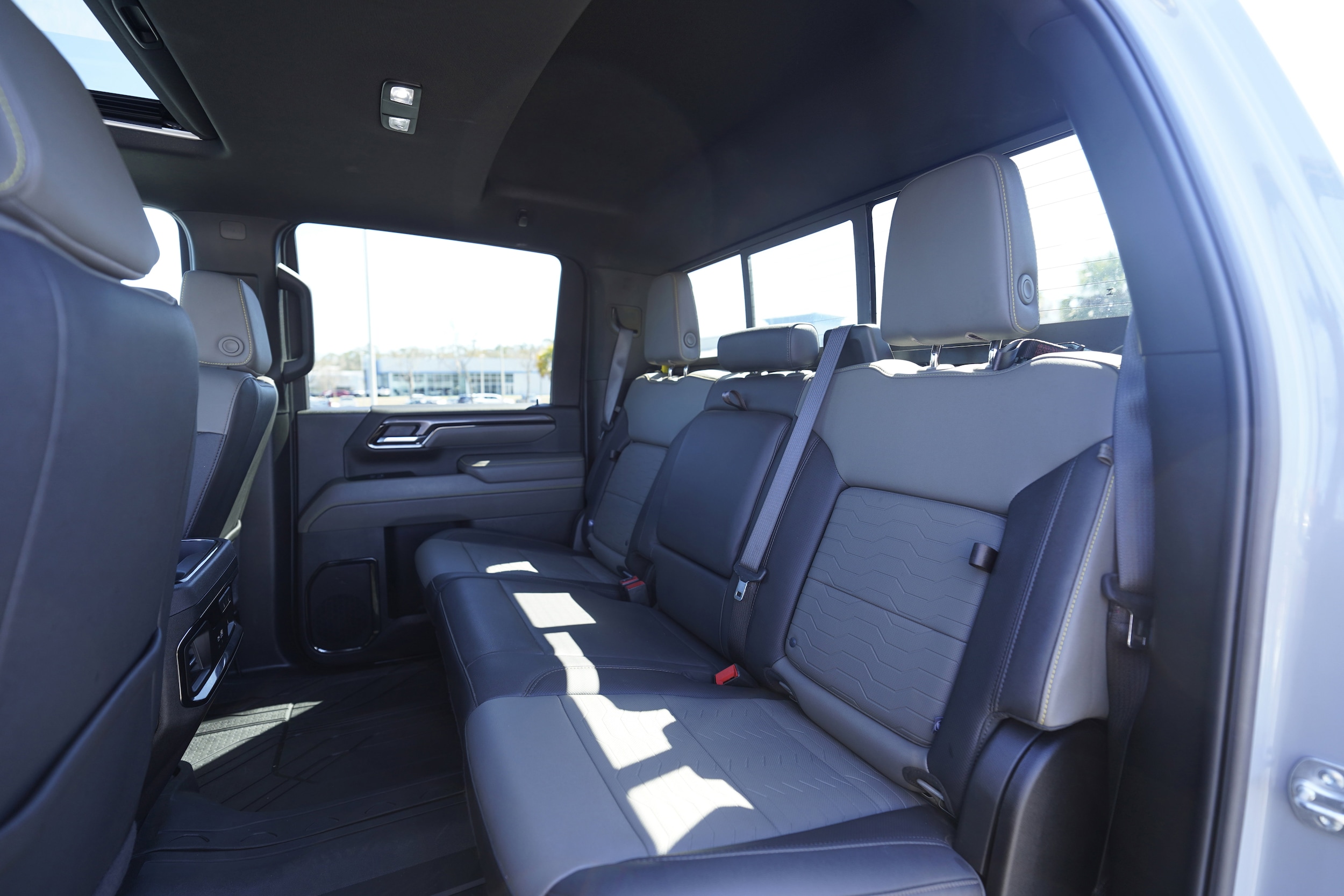 2025 Chevrolet Silverado 2500HD ZR2 photo 3