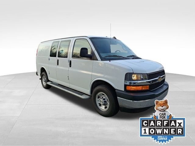 2024 Chevrolet Express Cargo Work Van's photo