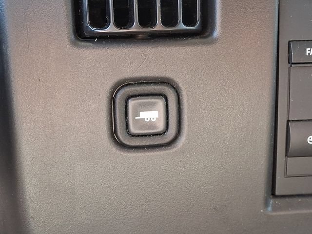 2025 GMC Savana Cargo Work Van - Photo 33
