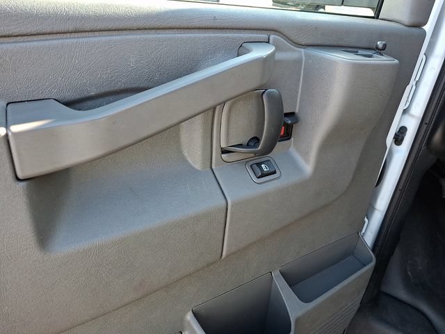 2025 GMC Savana Cargo Work Van - Photo 22